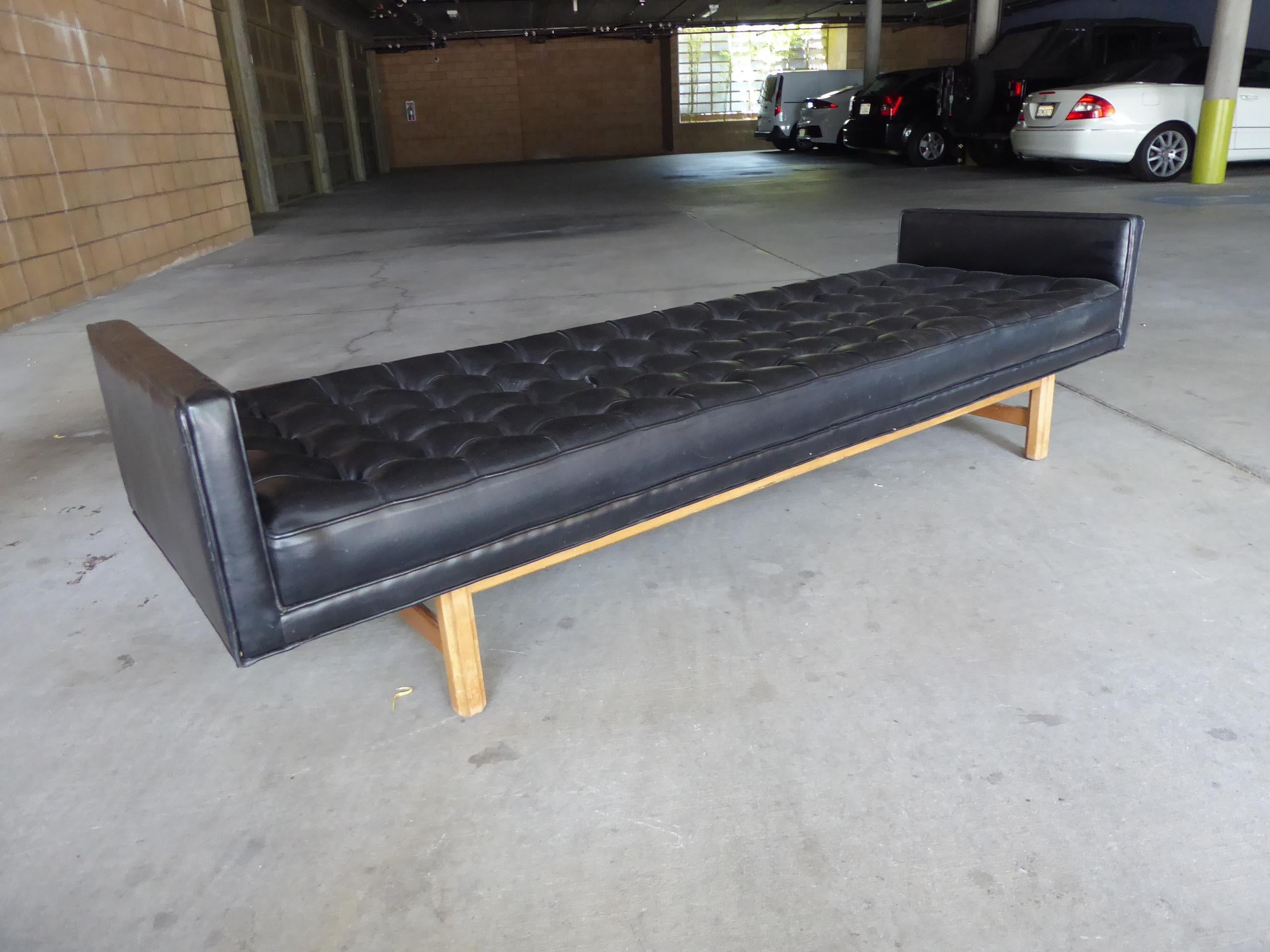 Tufted Leather Daybed Attributed to the Dunbar Furniture Co, circa 1960s 2