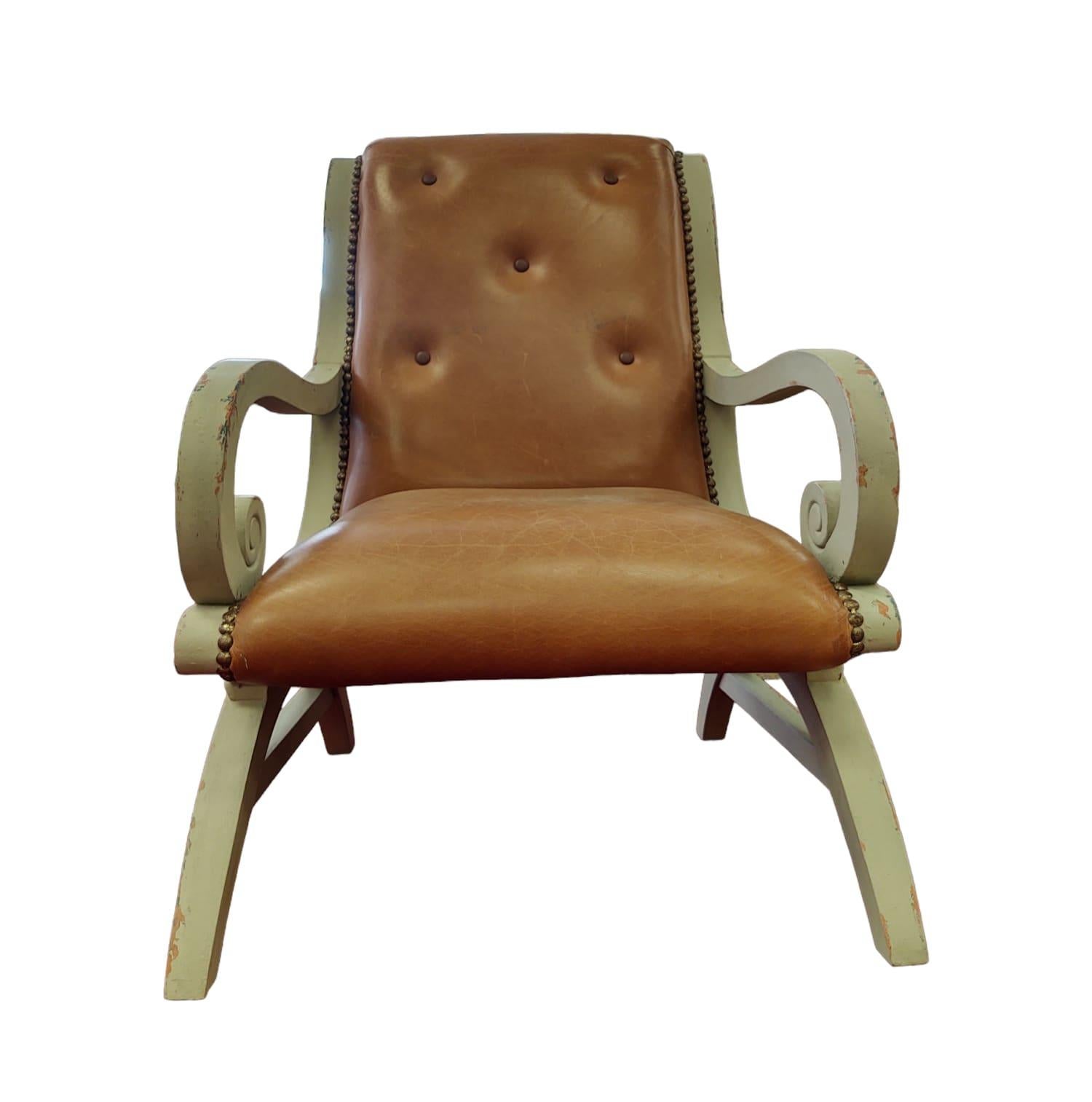 Klismos-Lounge-Sessel aus getuftetem Leder (Böhmisch) im Angebot