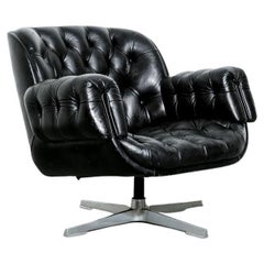 Tufted Leather Lounge Chair in the Style of Ward Bennett
