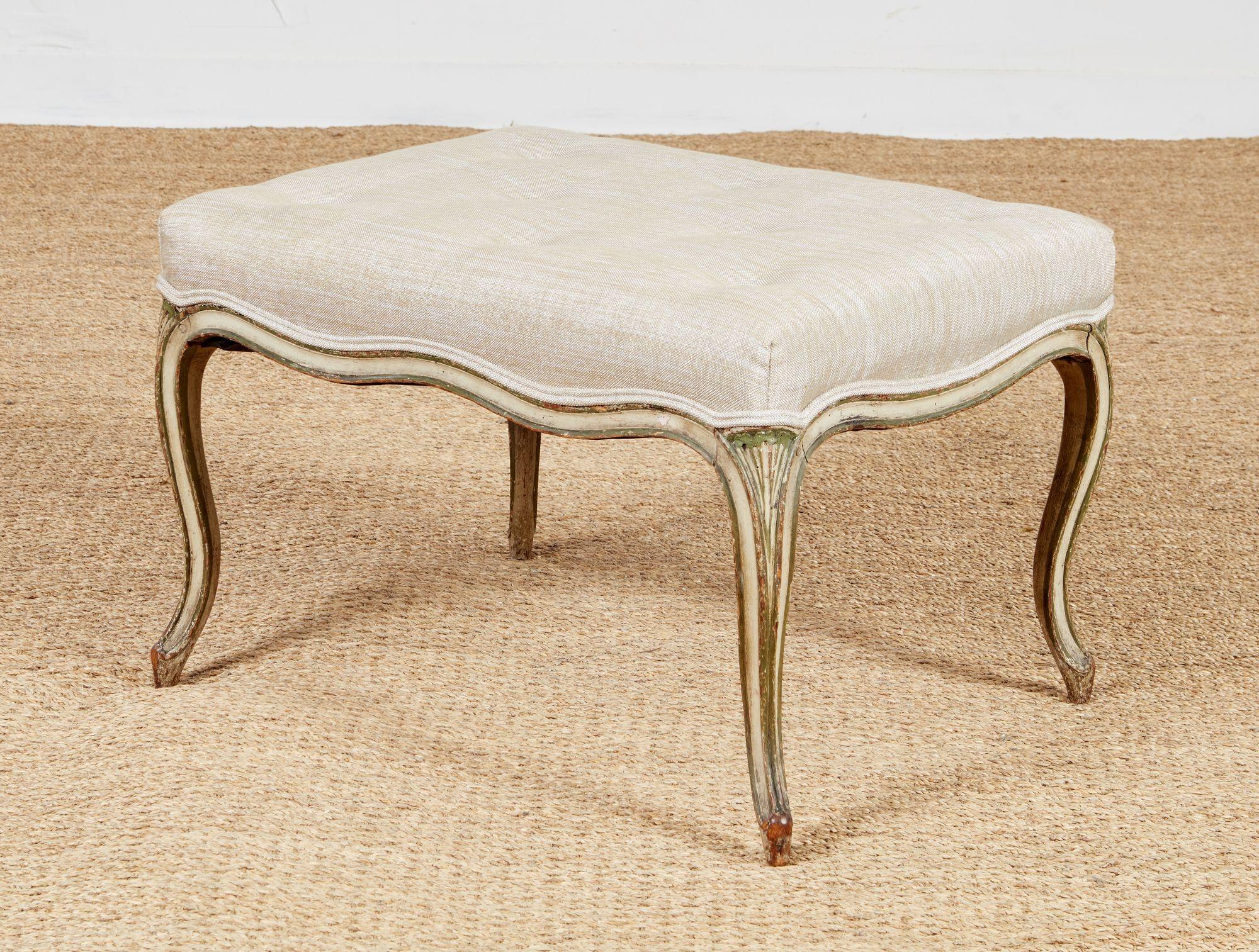 Tabouret peint en lin touffeté Bon état - En vente à Greenwich, CT