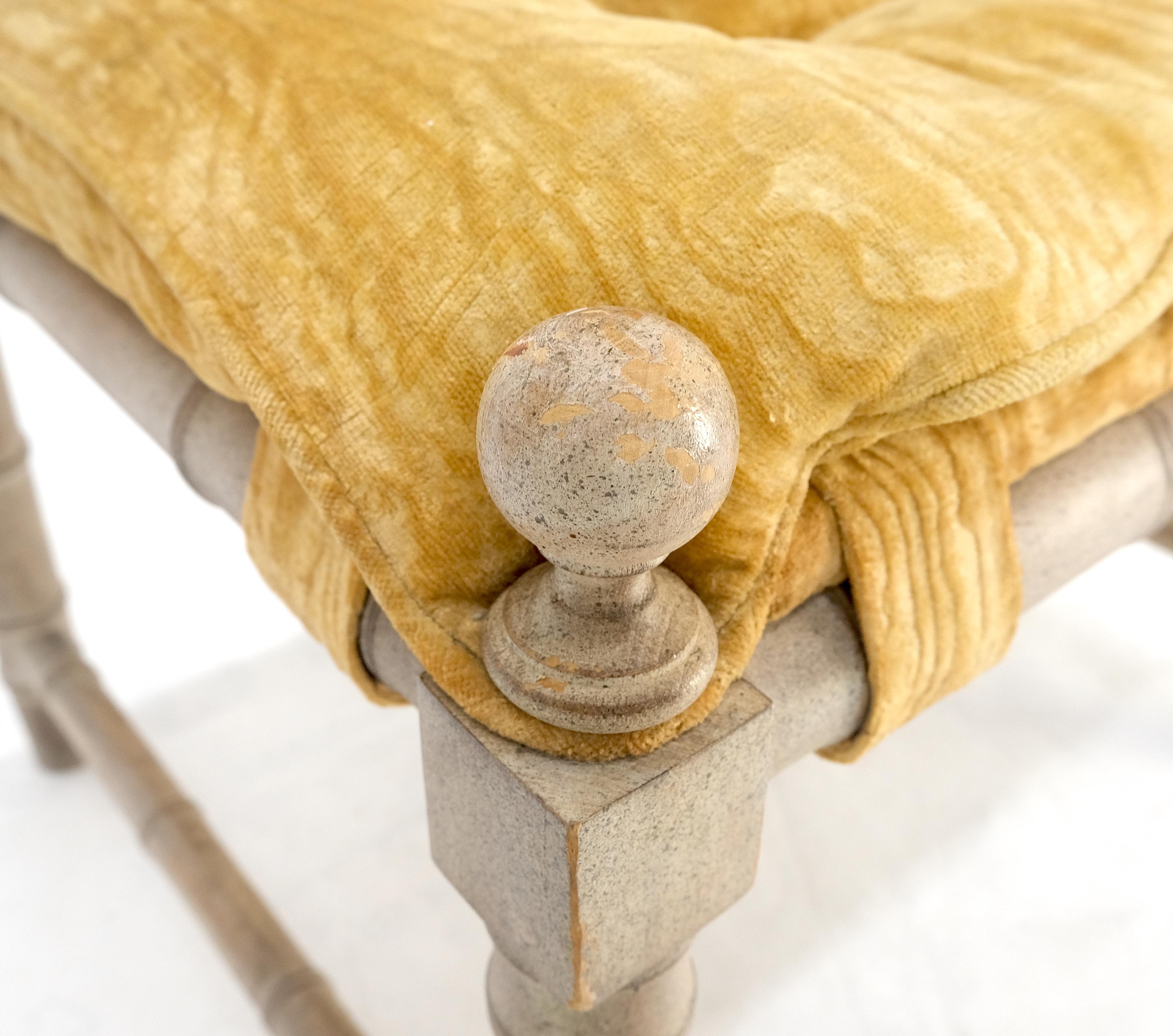 Panchina compatta di metà secolo con struttura in finto bambù e mohair trapuntato MINT! in vendita 4