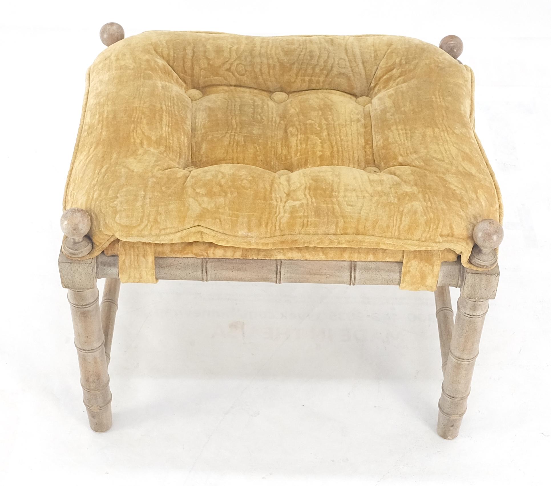 Americano Panchina compatta di metà secolo con struttura in finto bambù e mohair trapuntato MINT! in vendita