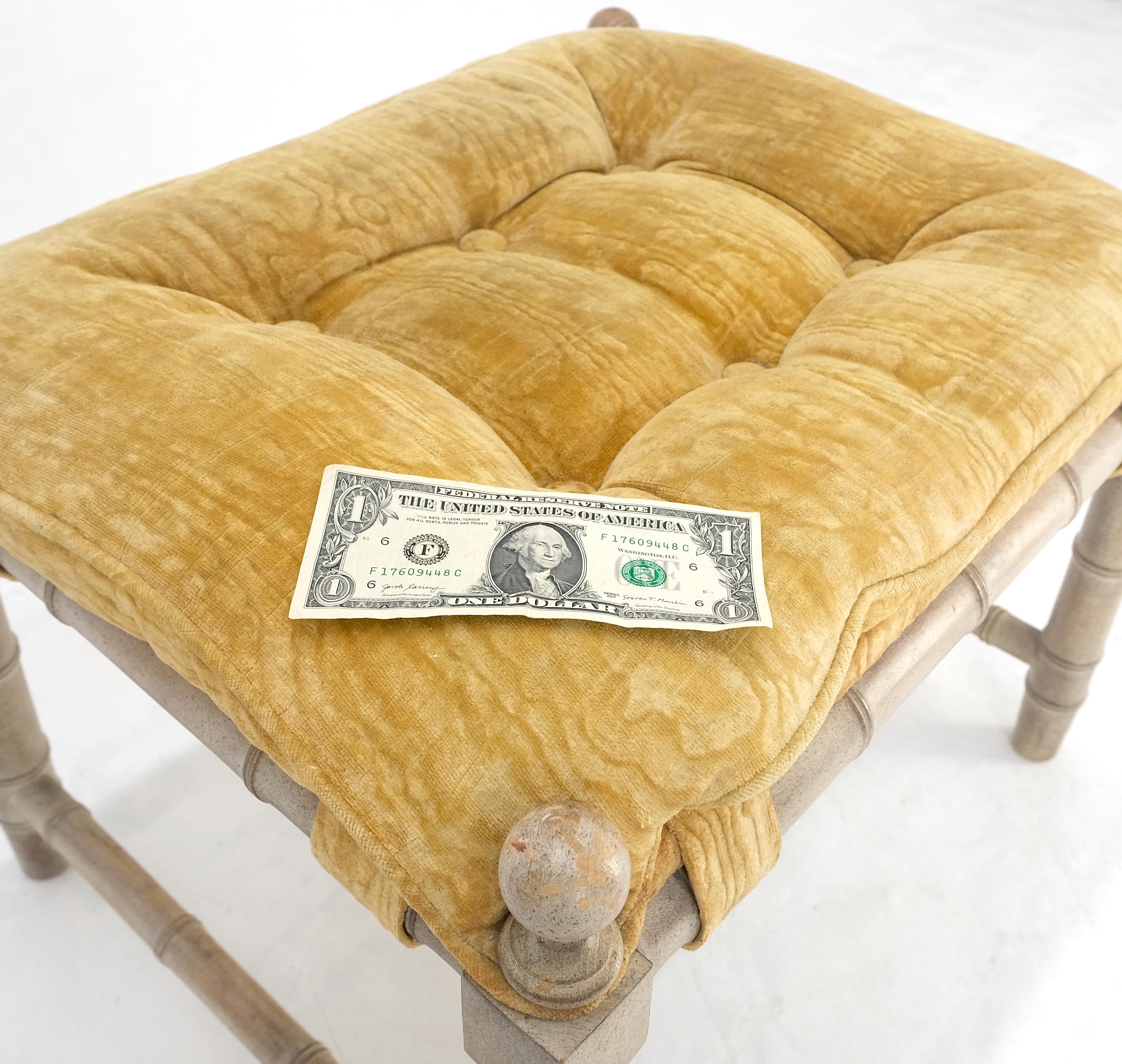 Panchina compatta di metà secolo con struttura in finto bambù e mohair trapuntato MINT! in vendita 2
