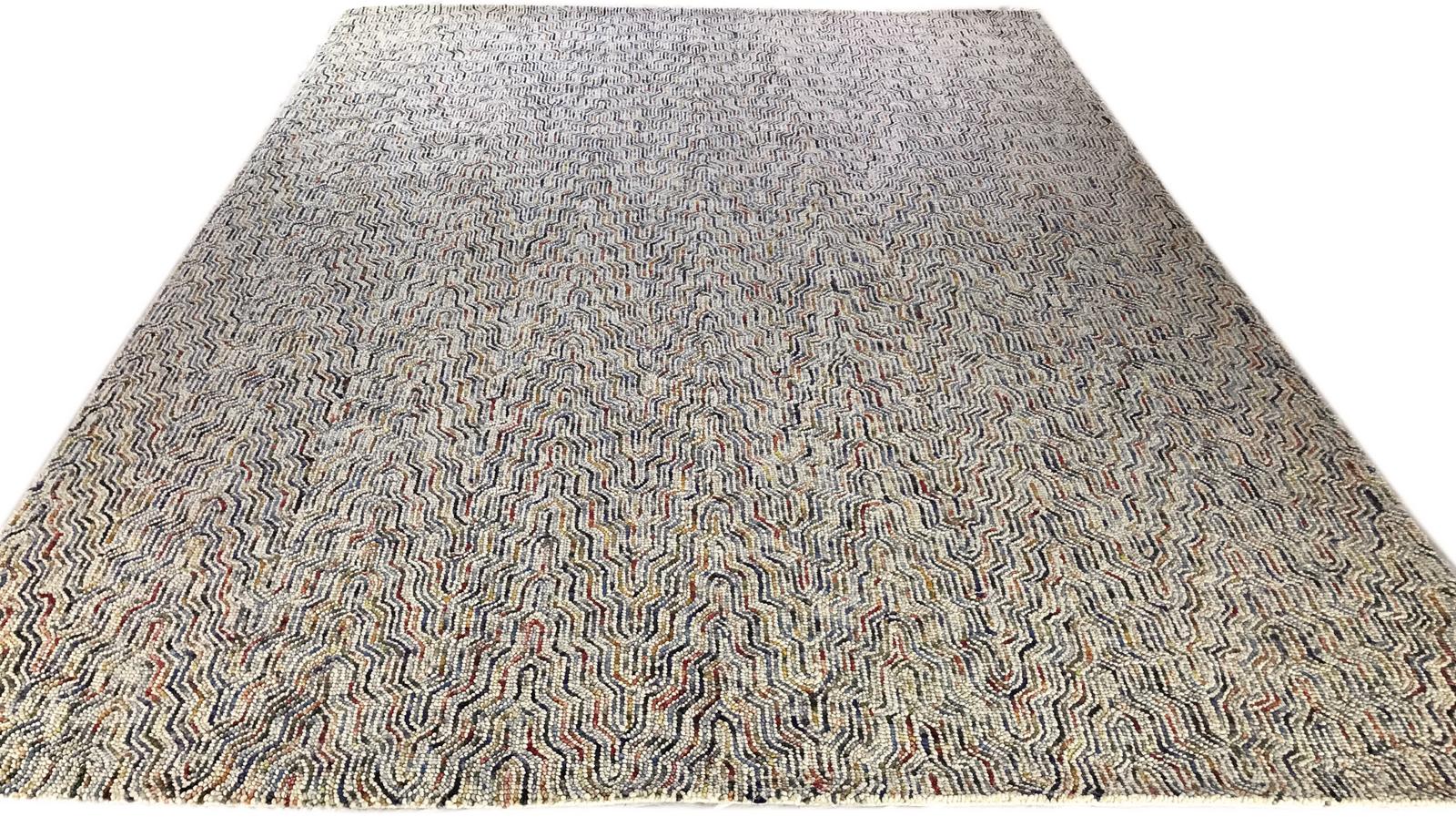 Tufted Multi-Color Indian Wool Area Rug In New Condition For Sale In Los Angeles, CA