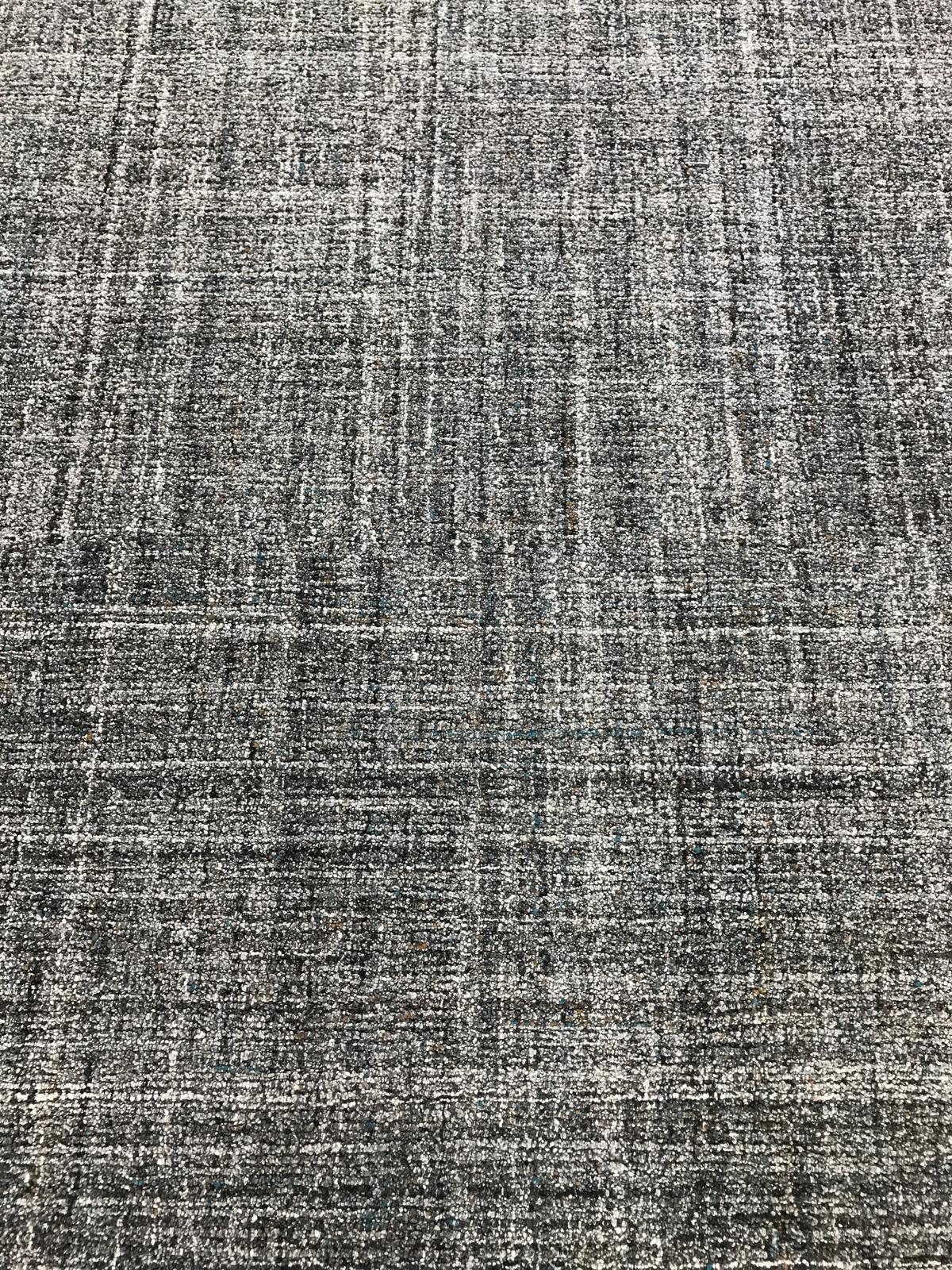 Tufted Multi-Color Wool Area Rug In New Condition For Sale In Los Angeles, CA
