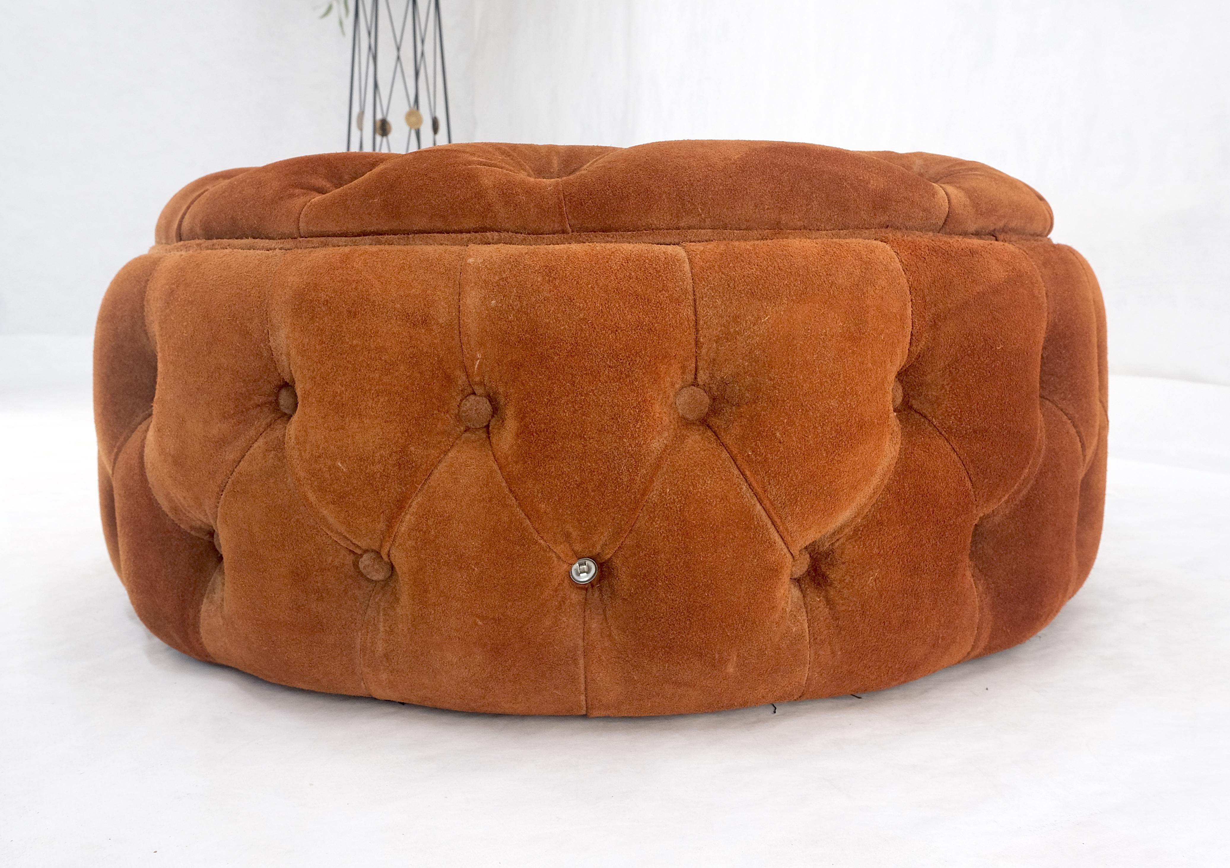 Tufted Orange Rust Color Suede Leather 32 Round Ottoman Bench Pouf 1970s MINT! In Good Condition For Sale In Rockaway, NJ