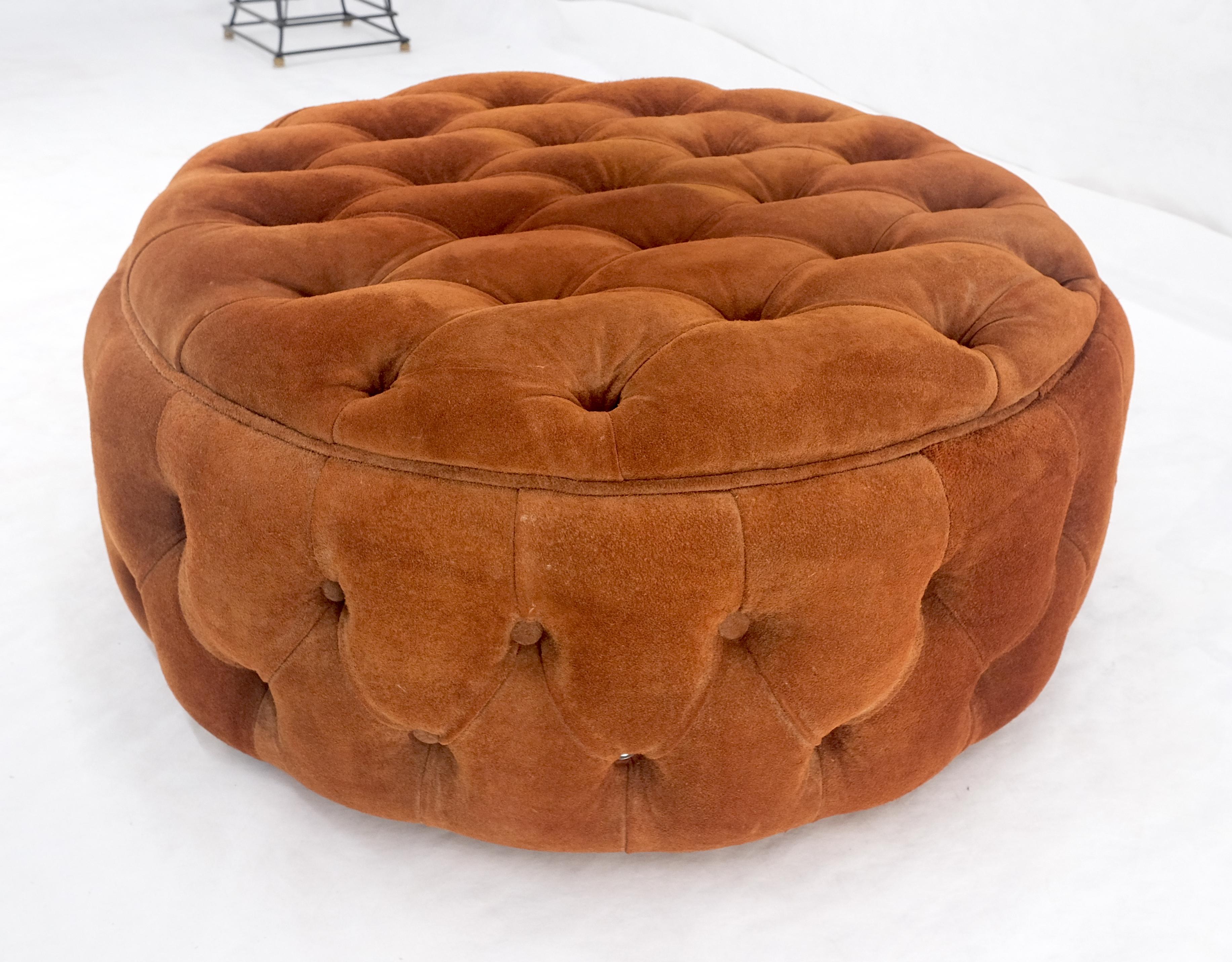 20th Century Tufted Orange Rust Color Suede Leather 32 Round Ottoman Bench Pouf 1970s MINT! For Sale