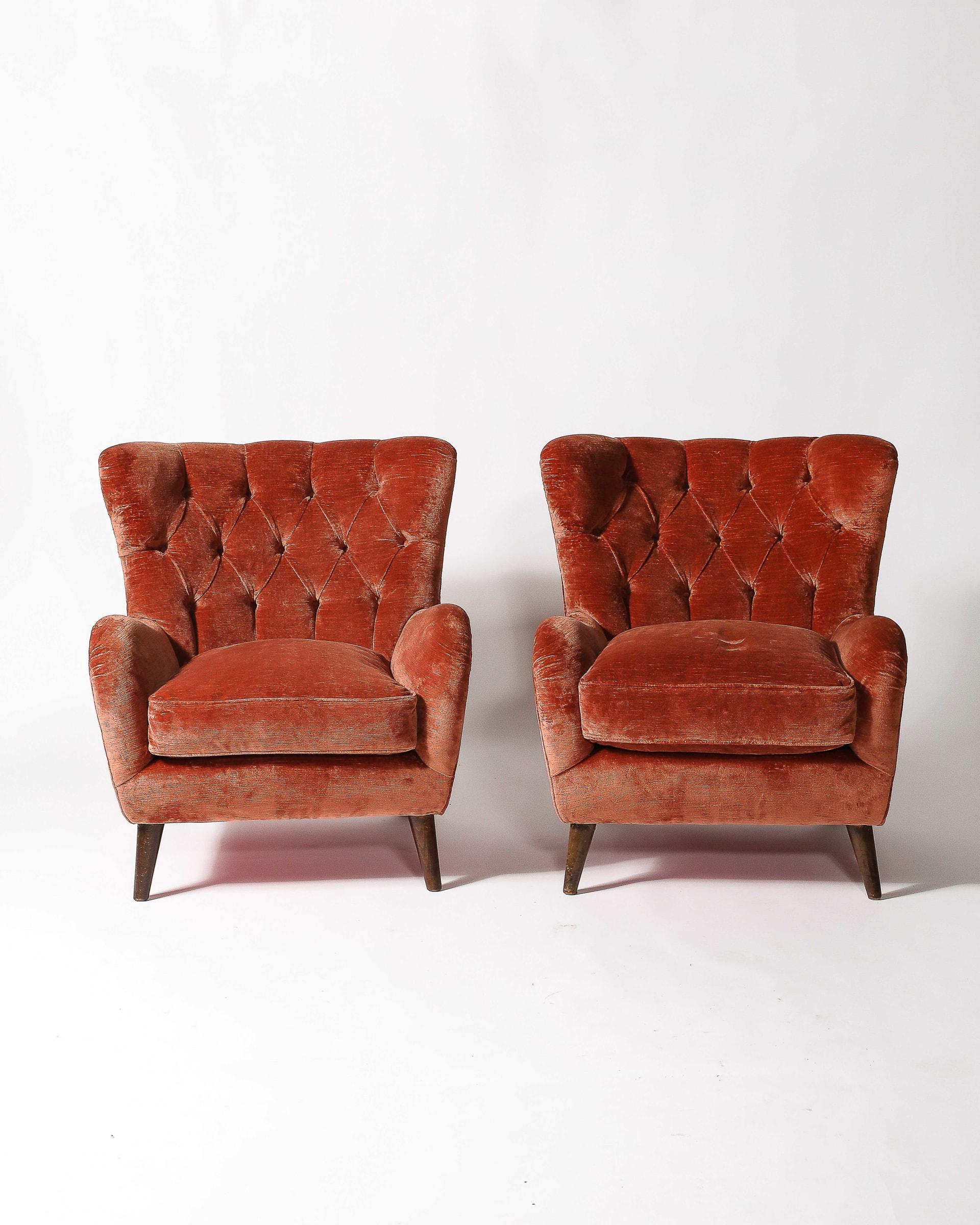 Modern Tufted Rose Colored Velvet Armchairs with Elm Legs, Italy, c. 1950 For Sale