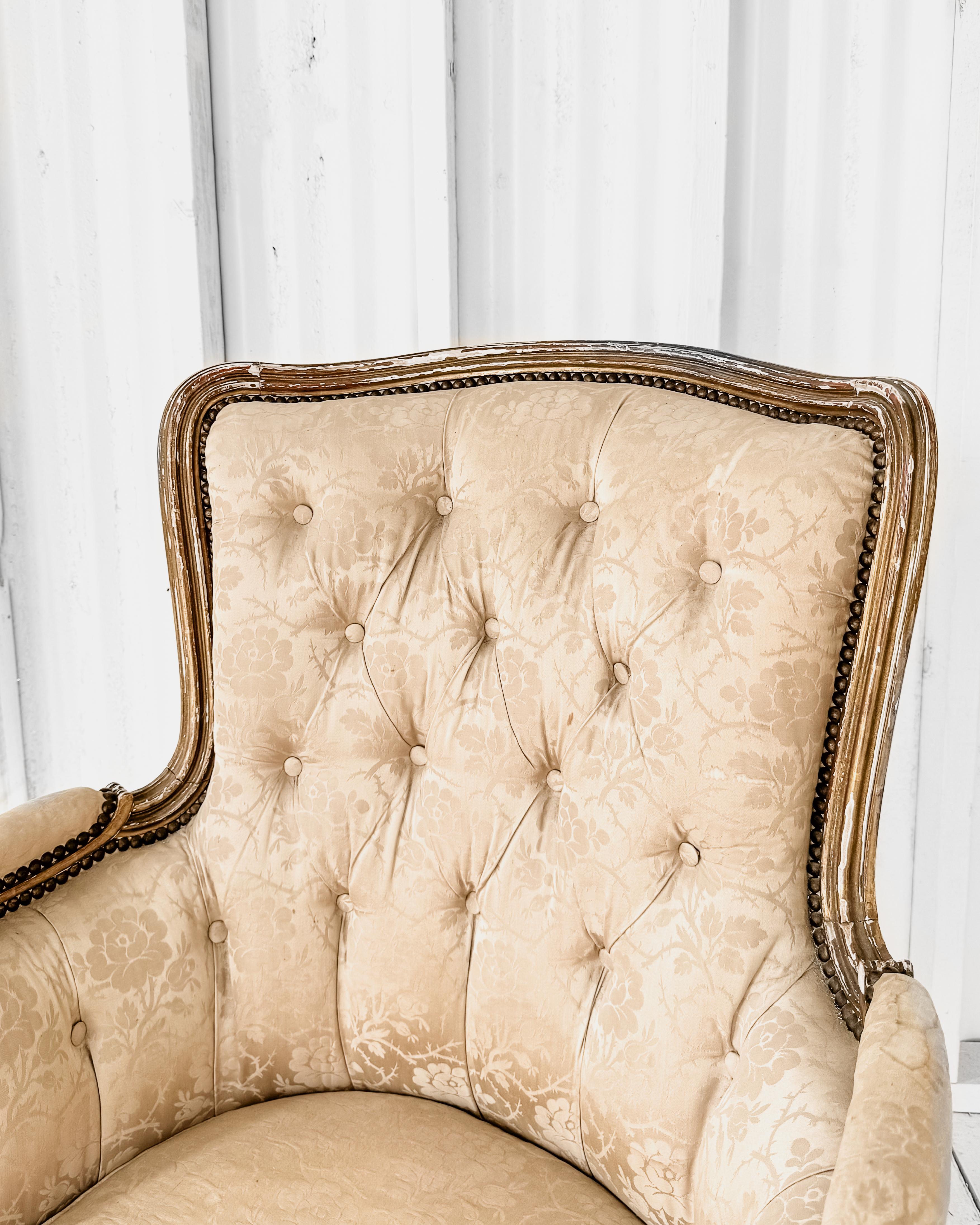French Tufted Silk Damask Louis XV Style Bergere Chair For Sale