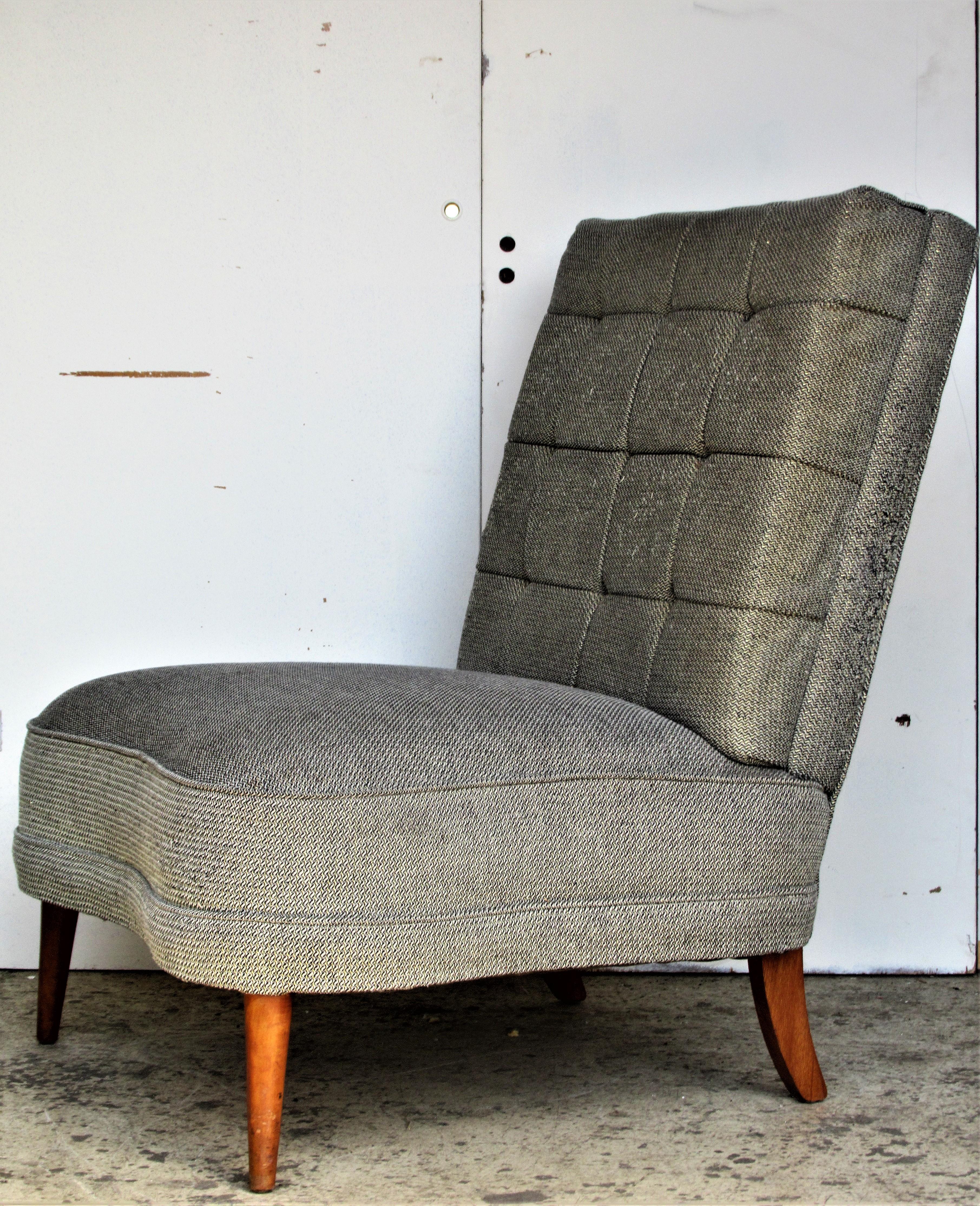 Tufted Slipper Lounge Chair in the Style of Billy Haines In Good Condition In Rochester, NY