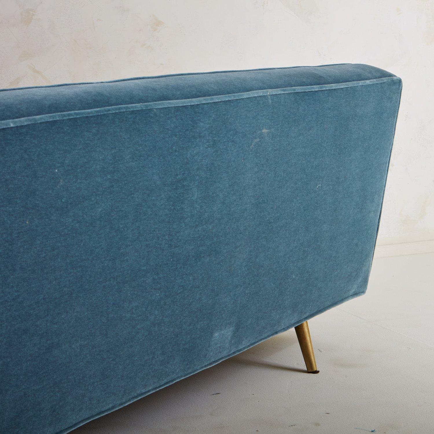 Tufted Sofa in Blue Mohair Attributed to Edward Wormley for Dunbar, USA 1950s For Sale 7