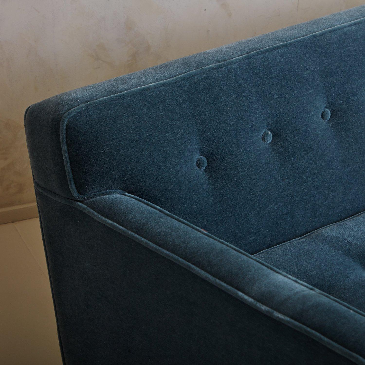Tufted Sofa in Blue Mohair Attributed to Edward Wormley for Dunbar, USA 1950s For Sale 2