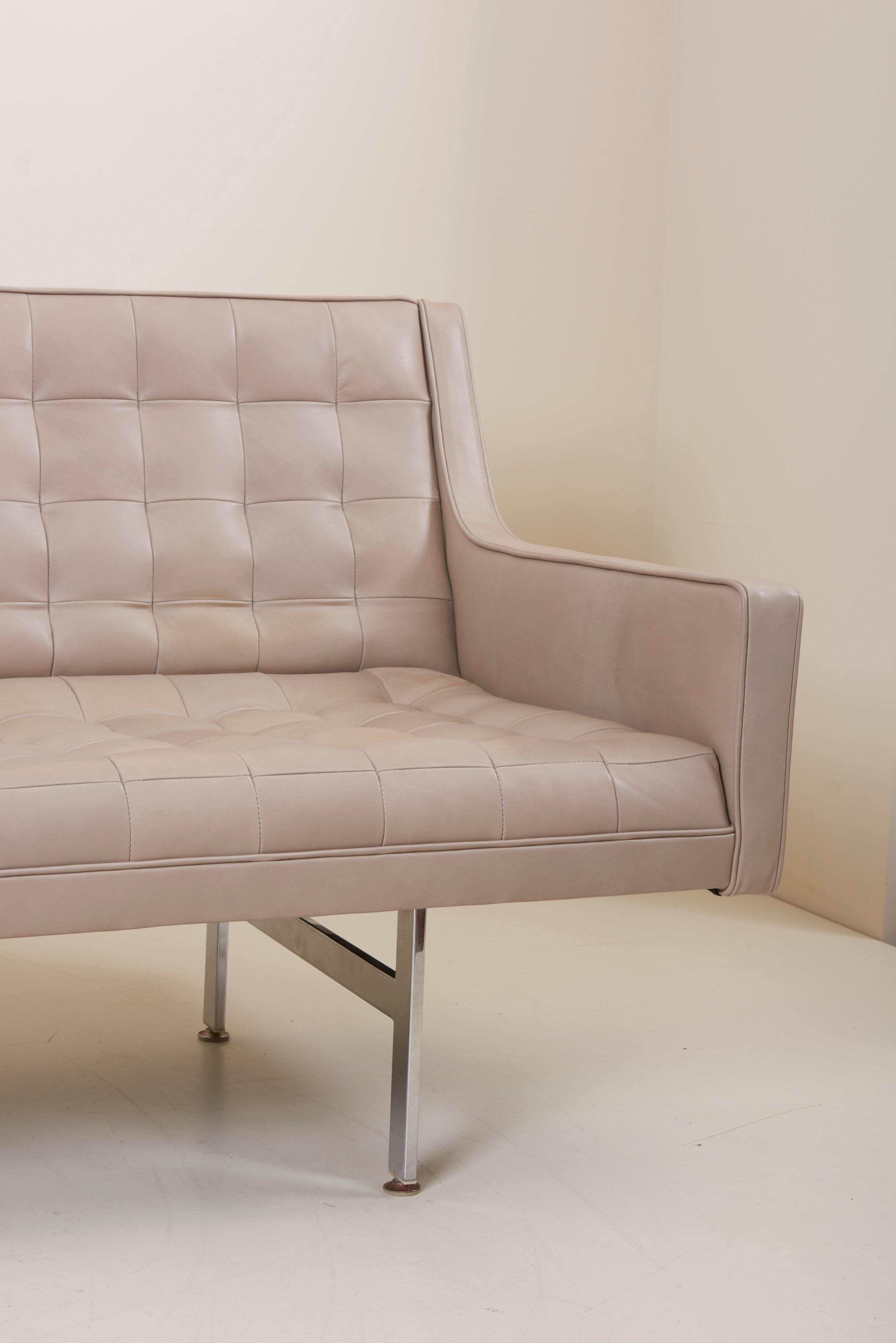 20th Century Tufted Sofa in Grey Leather by Milo Baughman for Thayer Coggin
