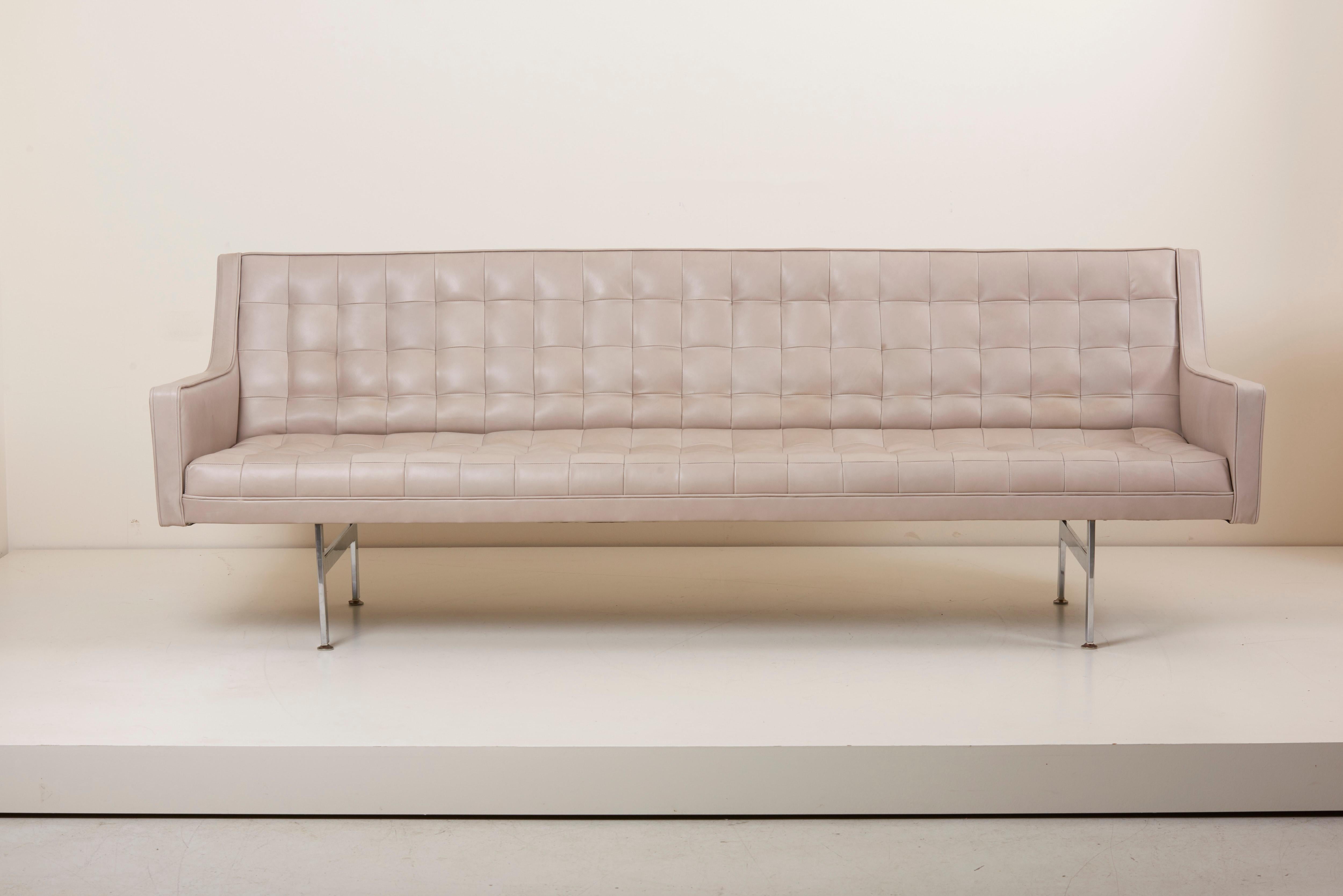 Tufted Sofa in Grey Leather by Milo Baughman for Thayer Coggin 3