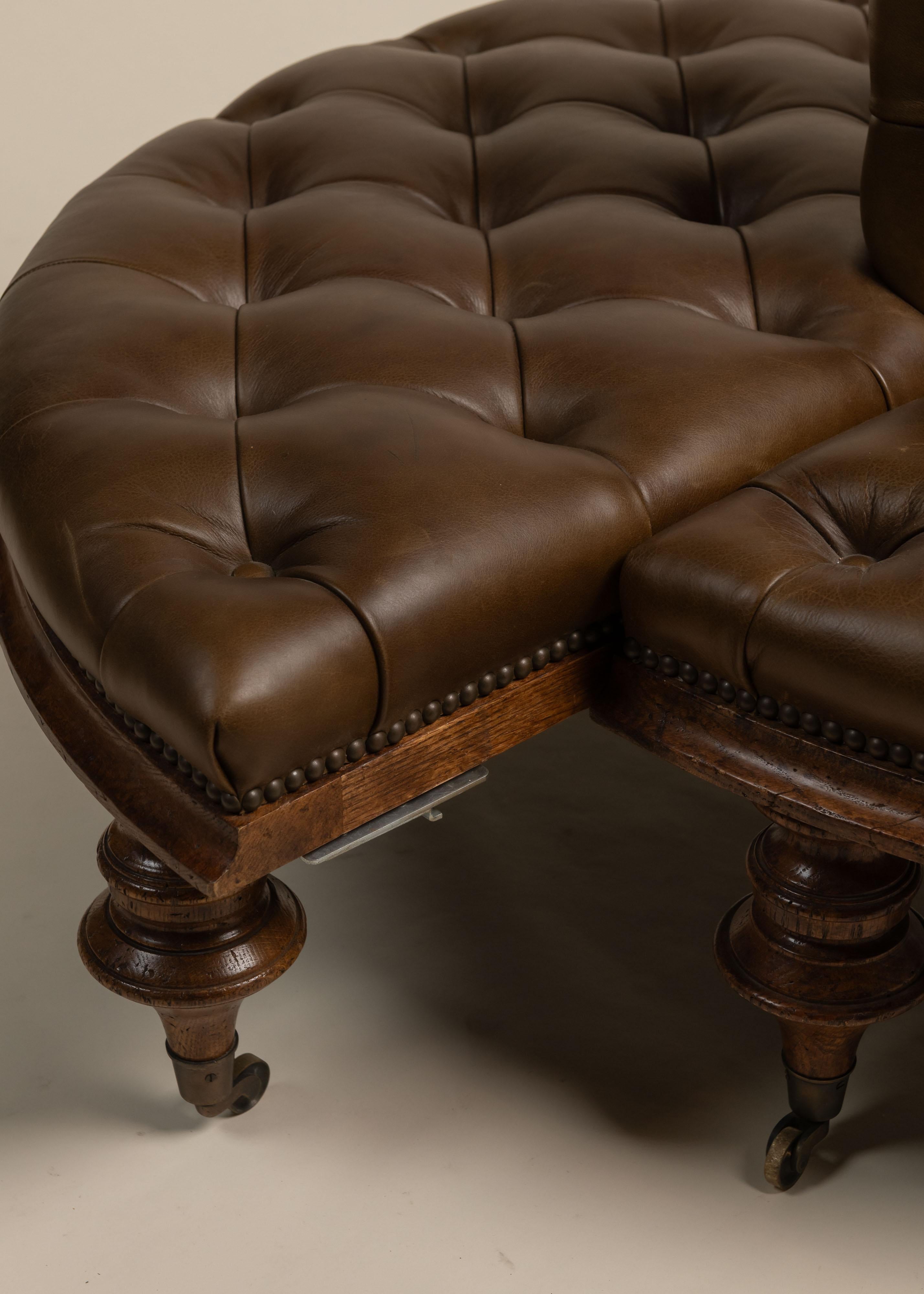 Américain Canapé deux pièces en cuir avec roulettes, moderne en vente