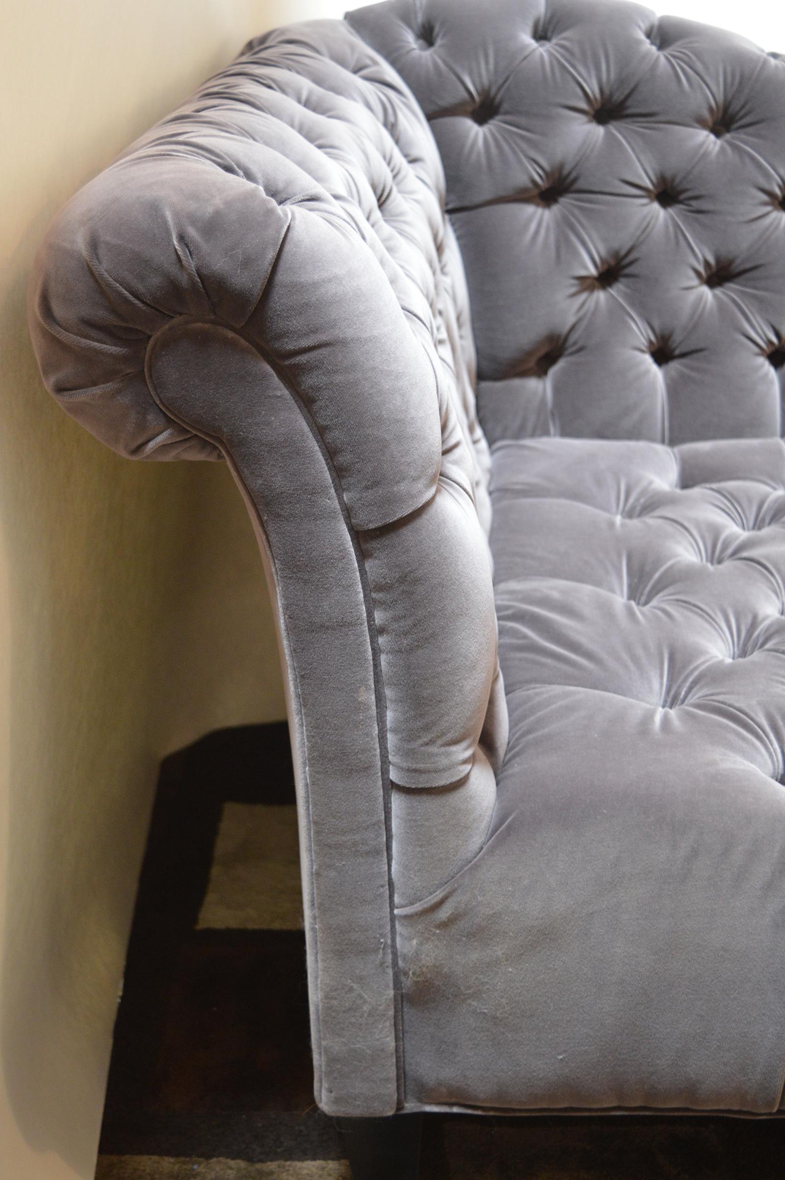 tufted velvet chaise lounge