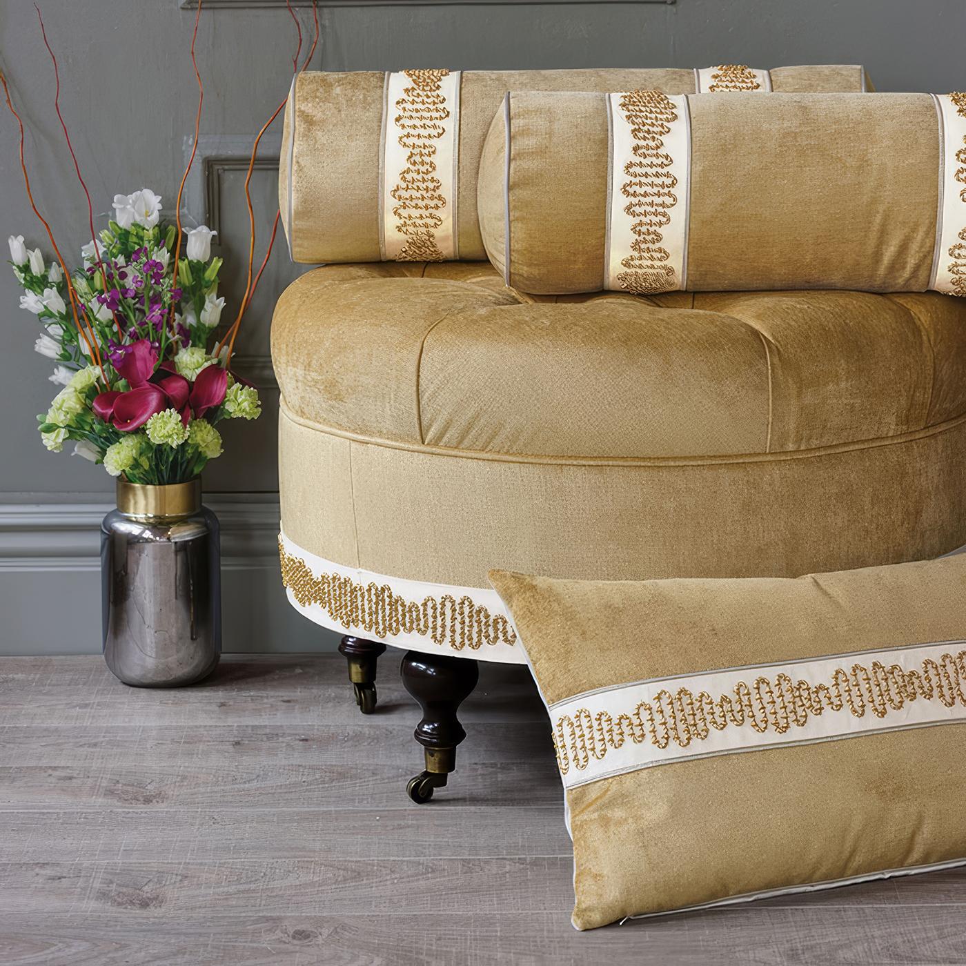 Classique américain Pouf rond en velours touffeté en vente