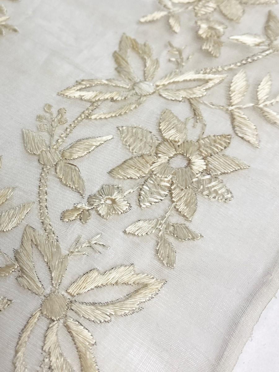 Stola in organza di seta ricamata Tugra - Impero ottomano inizio XX secolo in vendita 3