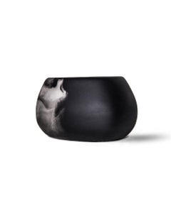 Vaso in resina nera e trasparente fatto a mano di ispirazione Pre-Columbian di Tula