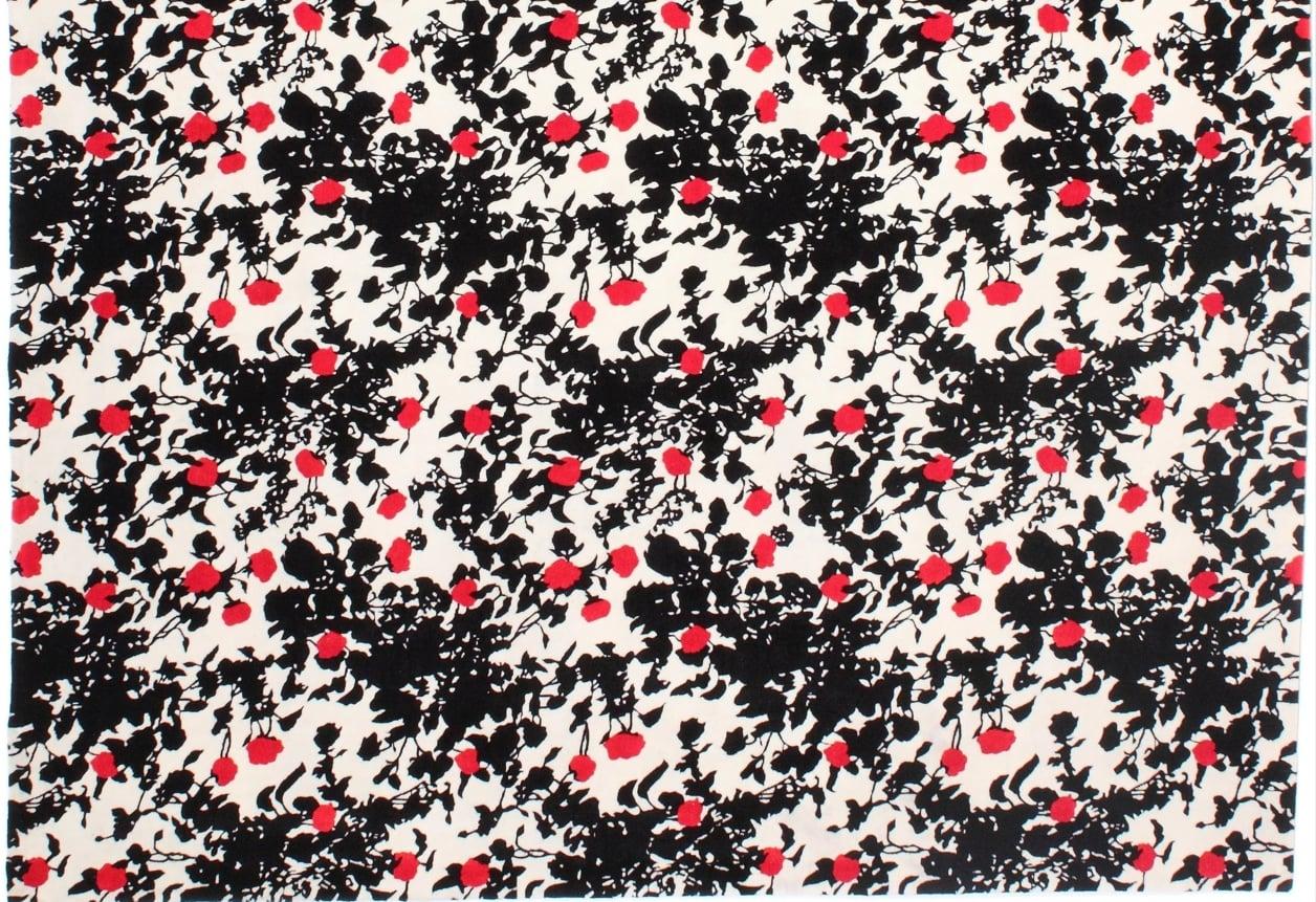 Tuleh - 'Prato Rosso' Teppich 8' x 10'
MATERIAL: 90% Wolle und 10% Seide

Tulehâ€™s Kraft und Klarheit des Designs wird in allen handgeknüpften Via Como, ob aus Wolle oder Seide oder einer Kombination aus beidem, mit Leichtigkeit interpretiert.Â