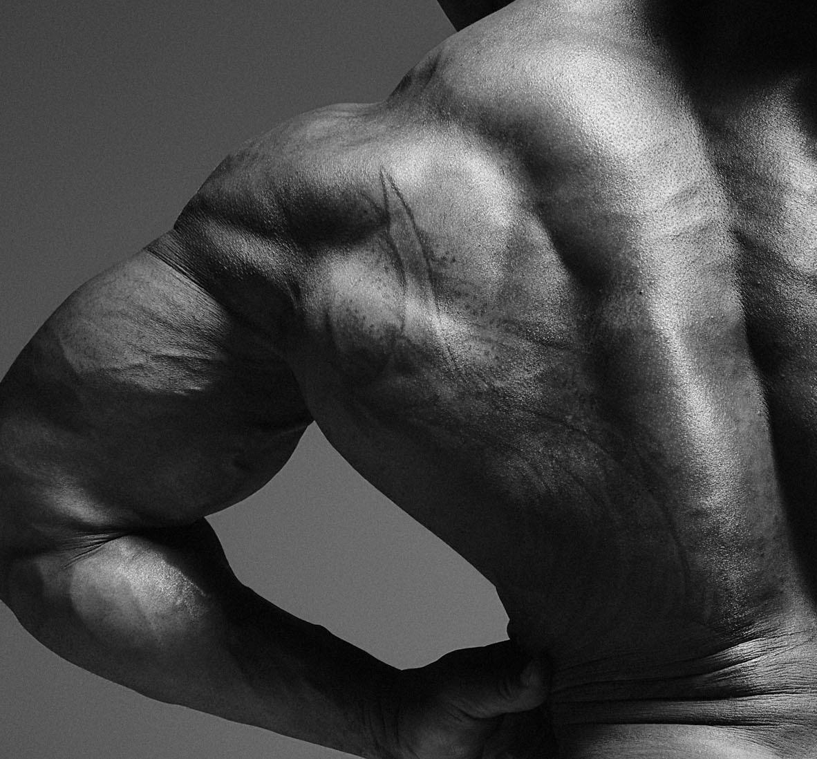 Gravita 20. D'après la série Gravita de Tulio Pinto et Eduardo Rezende - Photograph de Tulio Pinto & Eduardo Rezende 