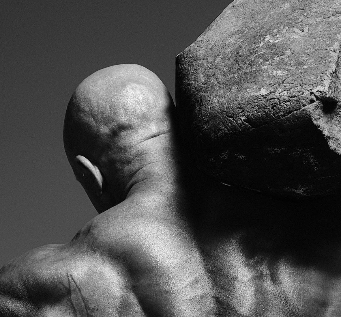 Gravita 20. D'après la série Gravita de Tulio Pinto et Eduardo Rezende - Moderne Photograph par Tulio Pinto & Eduardo Rezende 