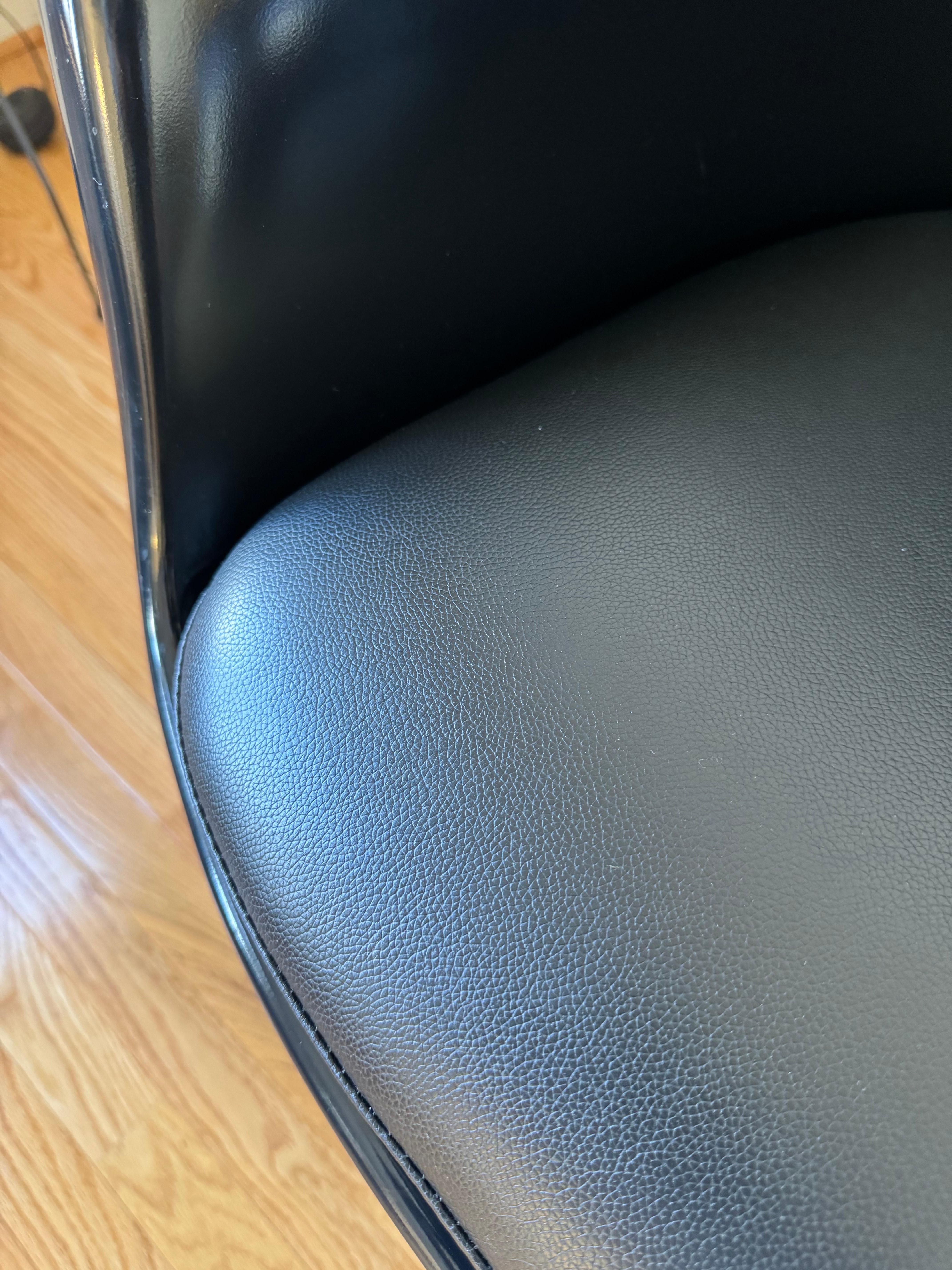 Tulip Armchair by Eero Saarinen for Knoll 5