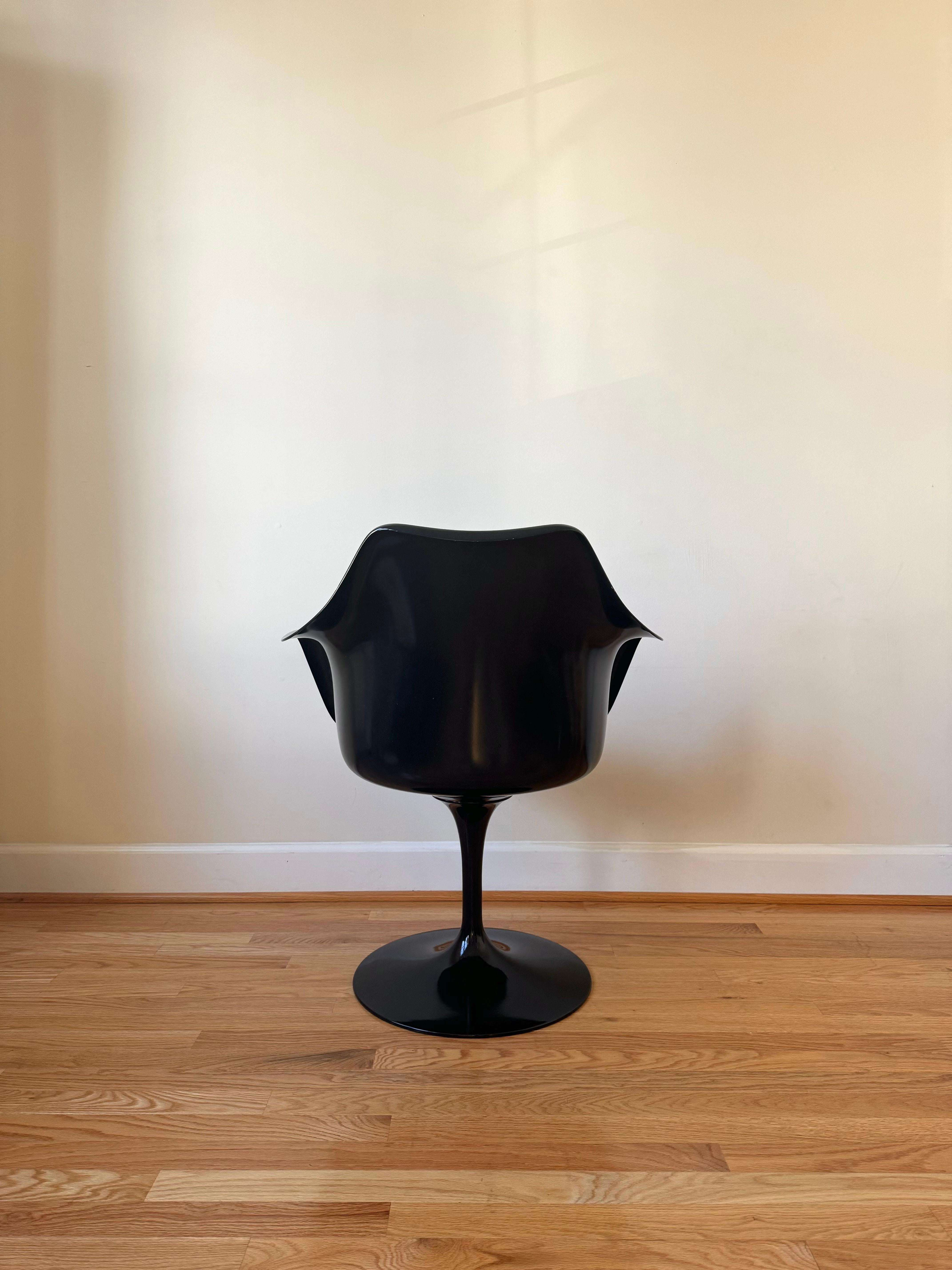 Mid-Century Modern Tulip Armchair by Eero Saarinen for Knoll