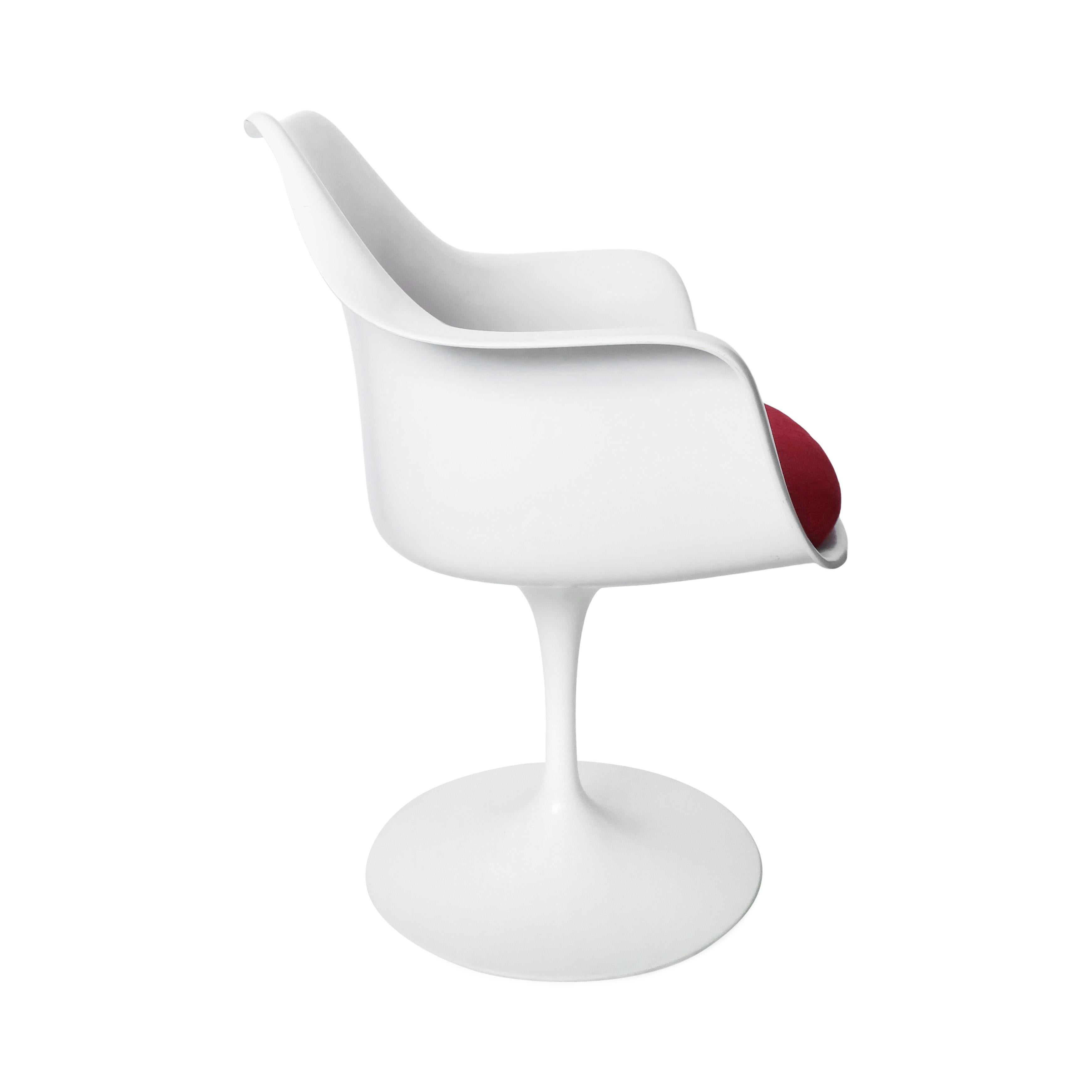 Tulip Armchair by Eero Saarinen for Knoll In Good Condition For Sale In Brooklyn, NY