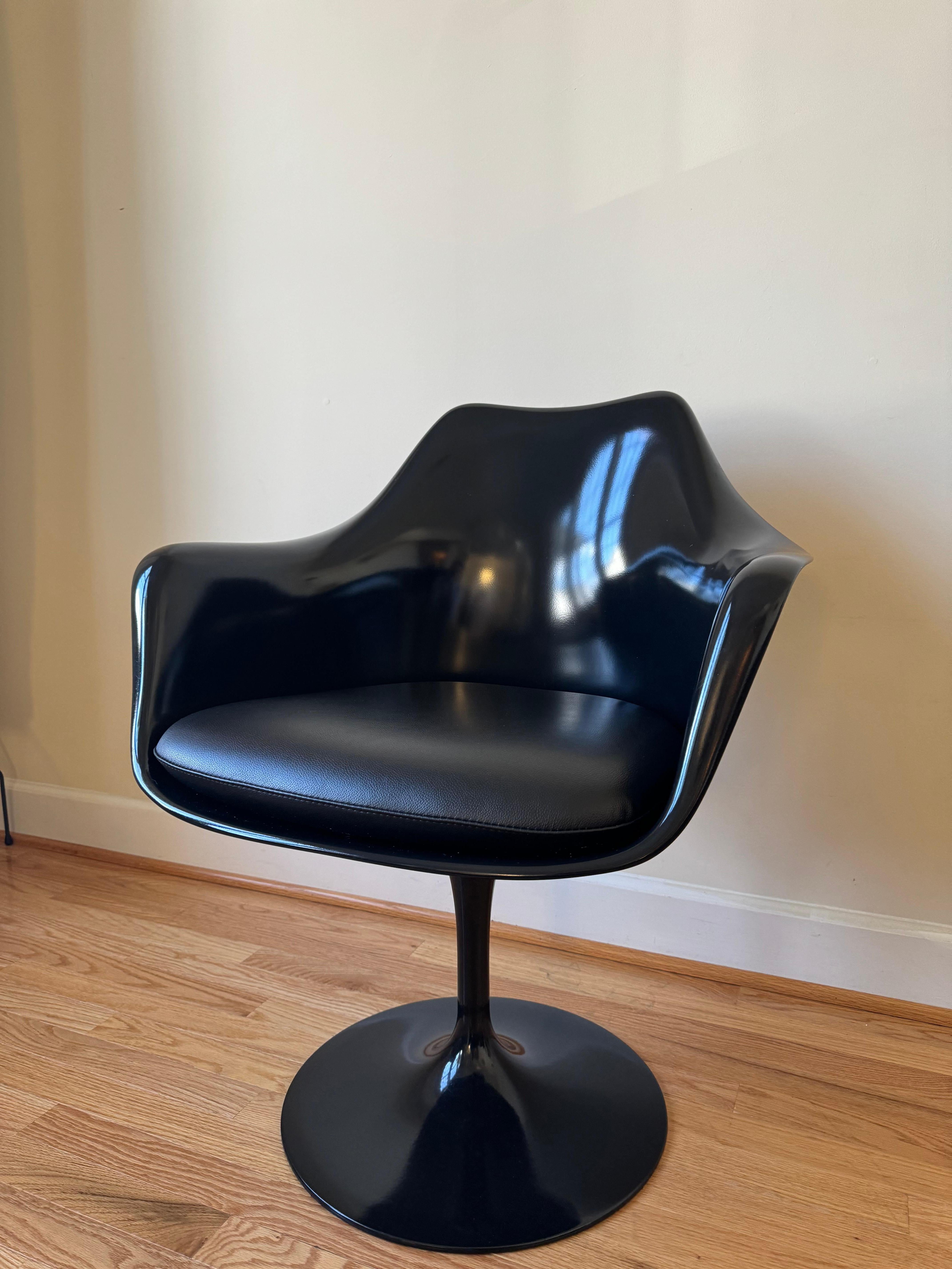 Tulip Armchair by Eero Saarinen for Knoll 1