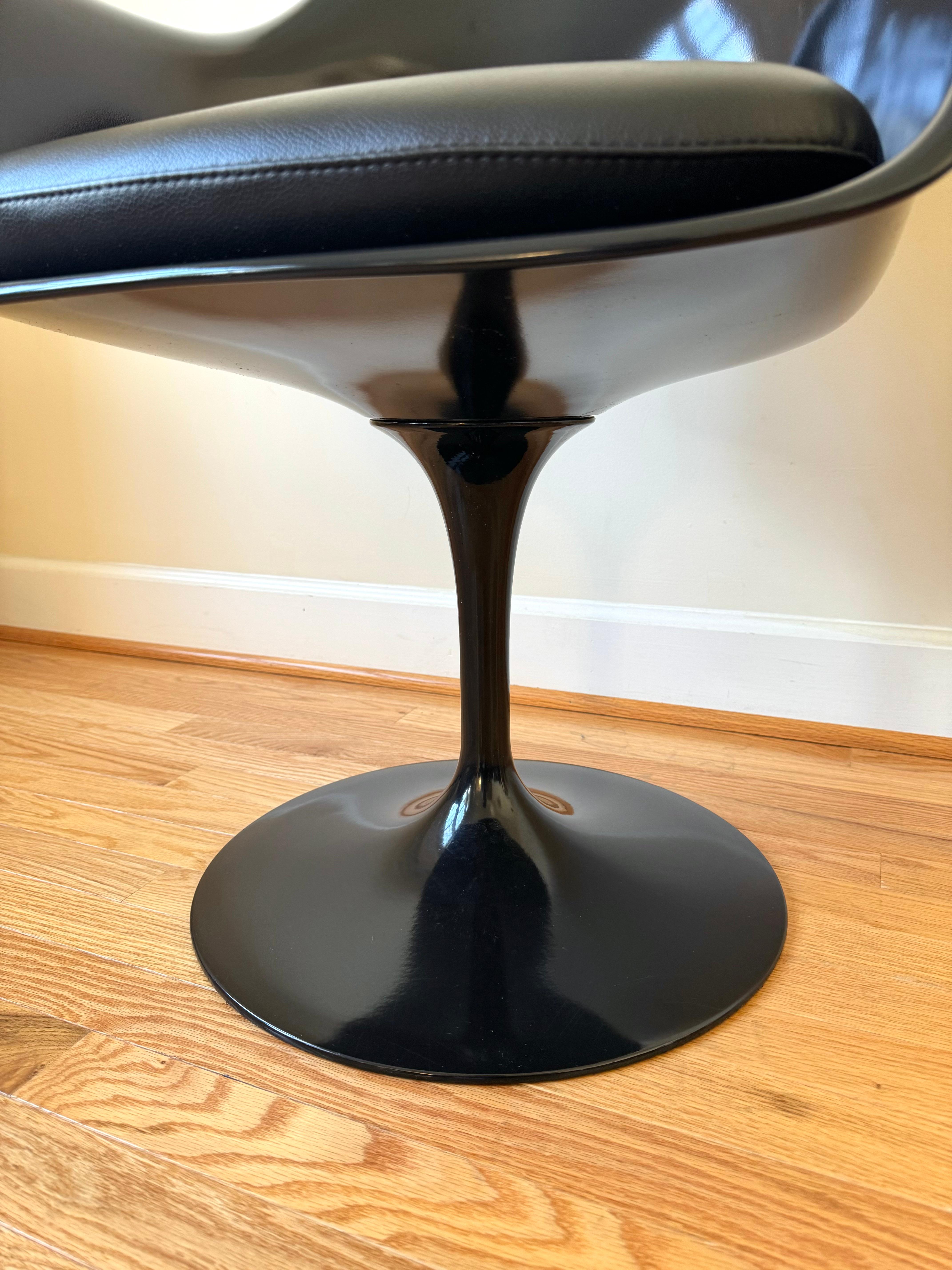 Tulip Armchair by Eero Saarinen for Knoll 2