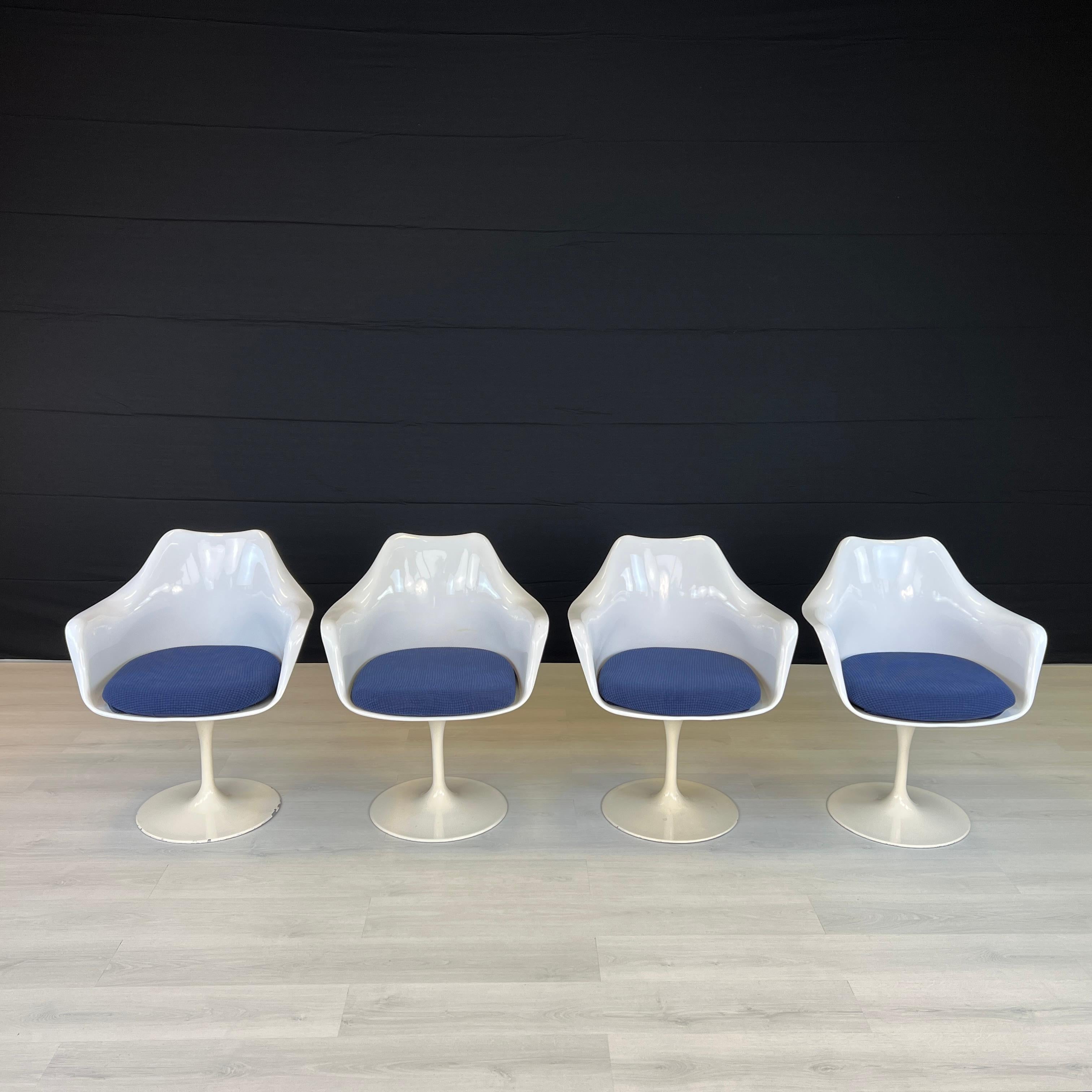 Mid-Century Modern Tulip Armchairs Manner of Eero Saarinen for Knoll – Set of 4 For Sale