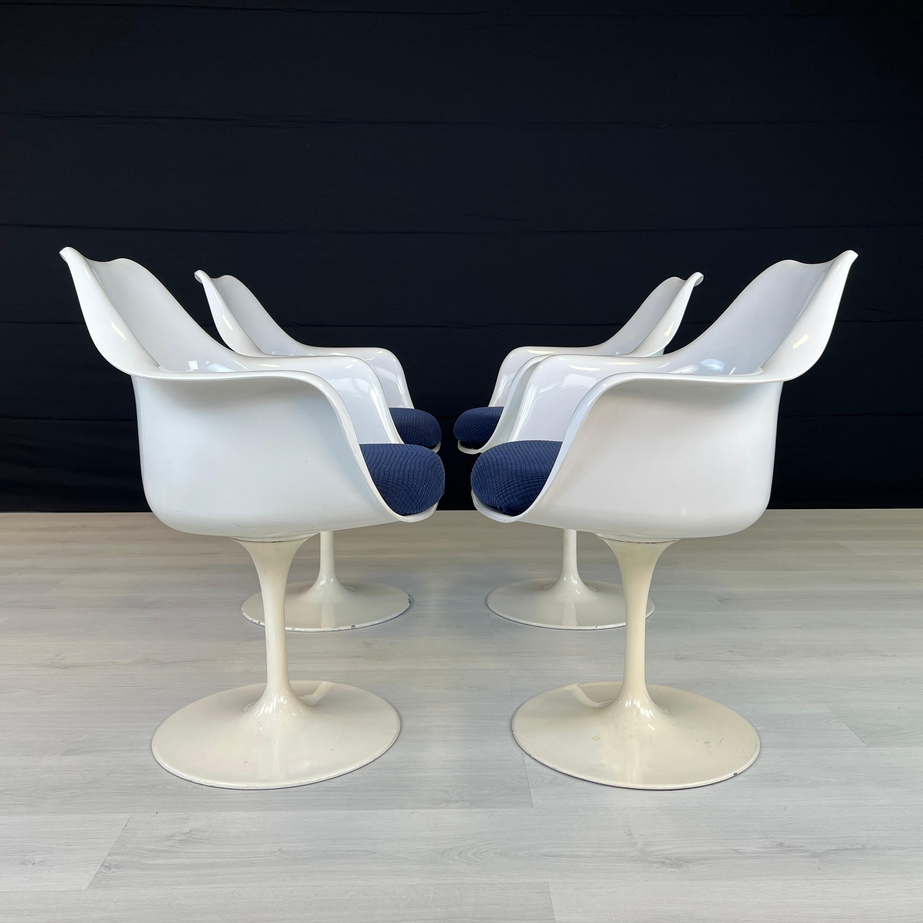 20th Century Tulip Armchairs Manner of Eero Saarinen for Knoll – Set of 4 For Sale