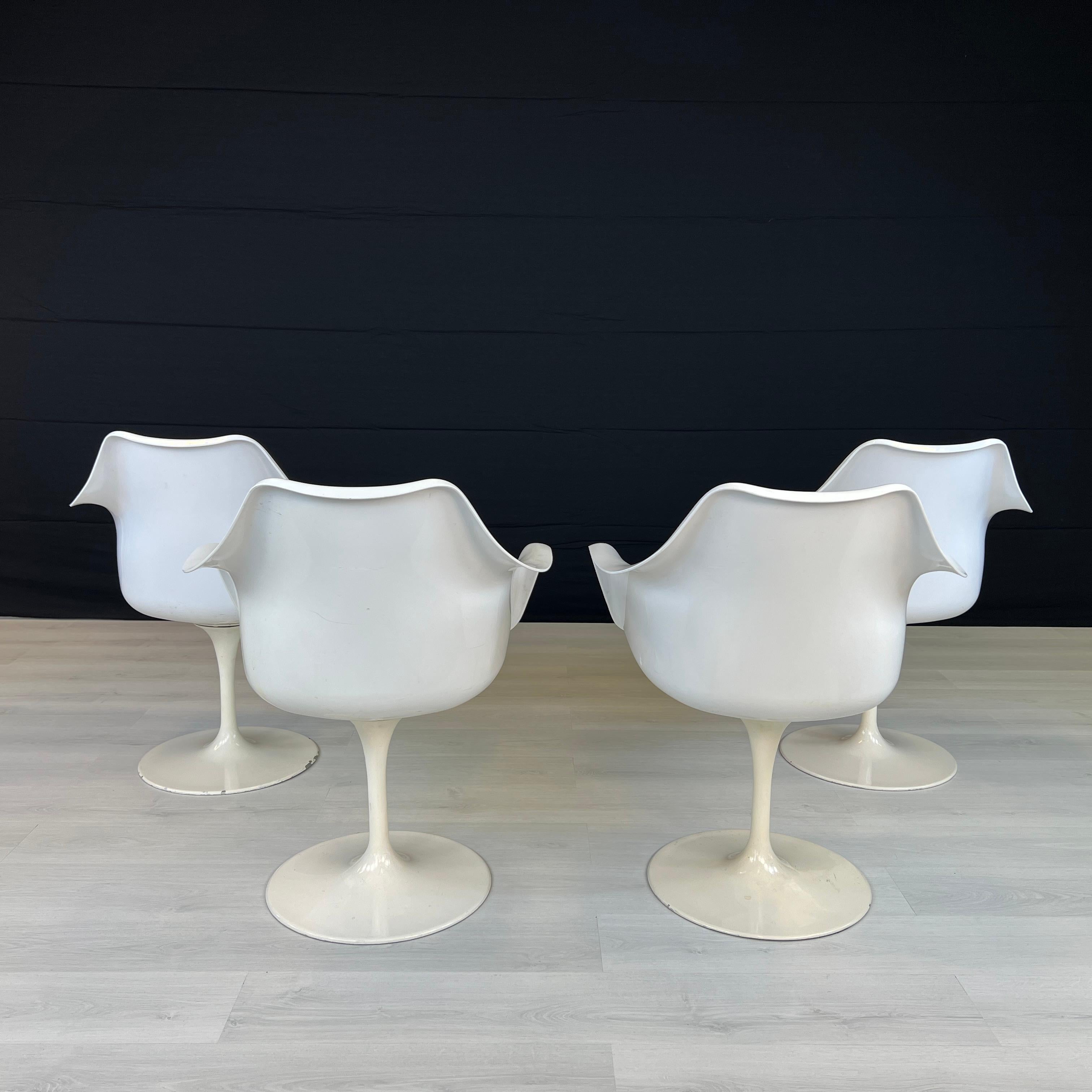 Tulip Armchairs Manner of Eero Saarinen for Knoll – Set of 4 For Sale 1