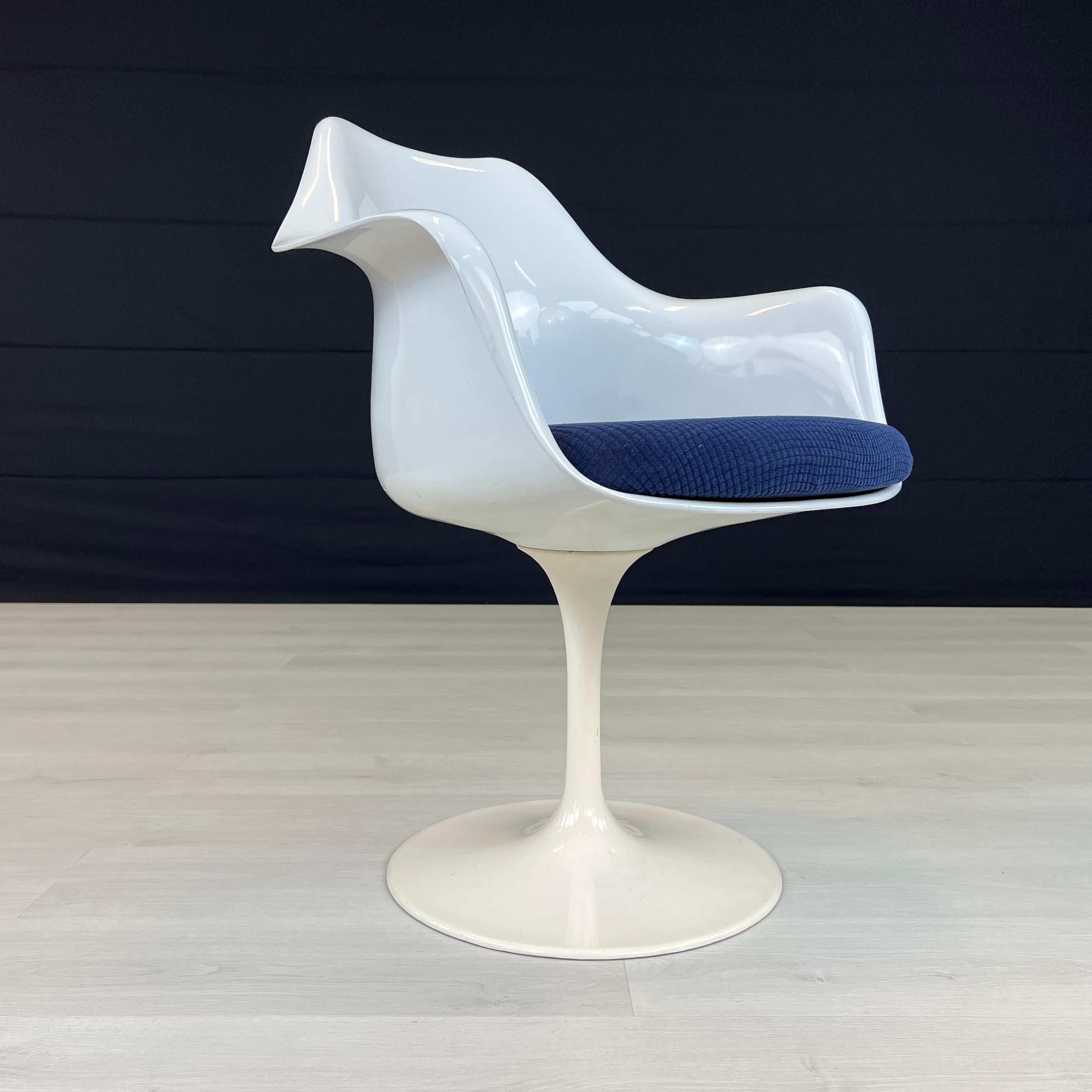 Tulip Armchairs Manner of Eero Saarinen for Knoll – Set of 4 For Sale 2
