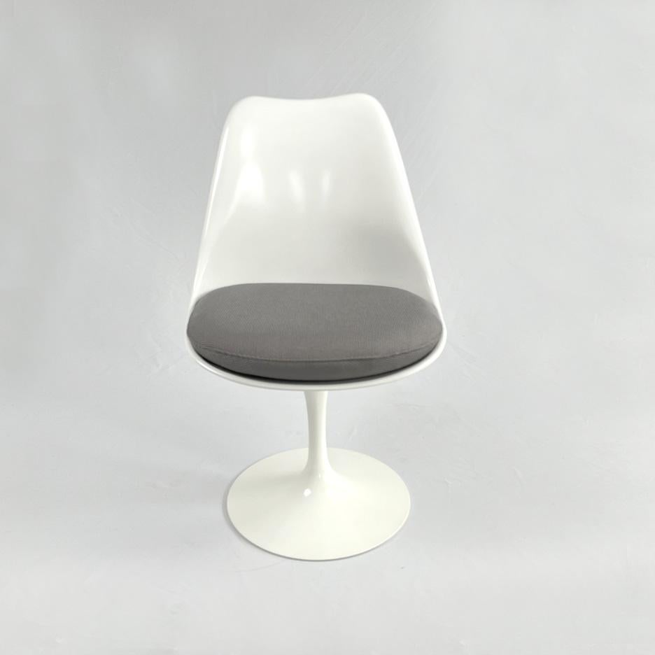 Tulip Armless Swivel Chairs by Eero Saarinen 4