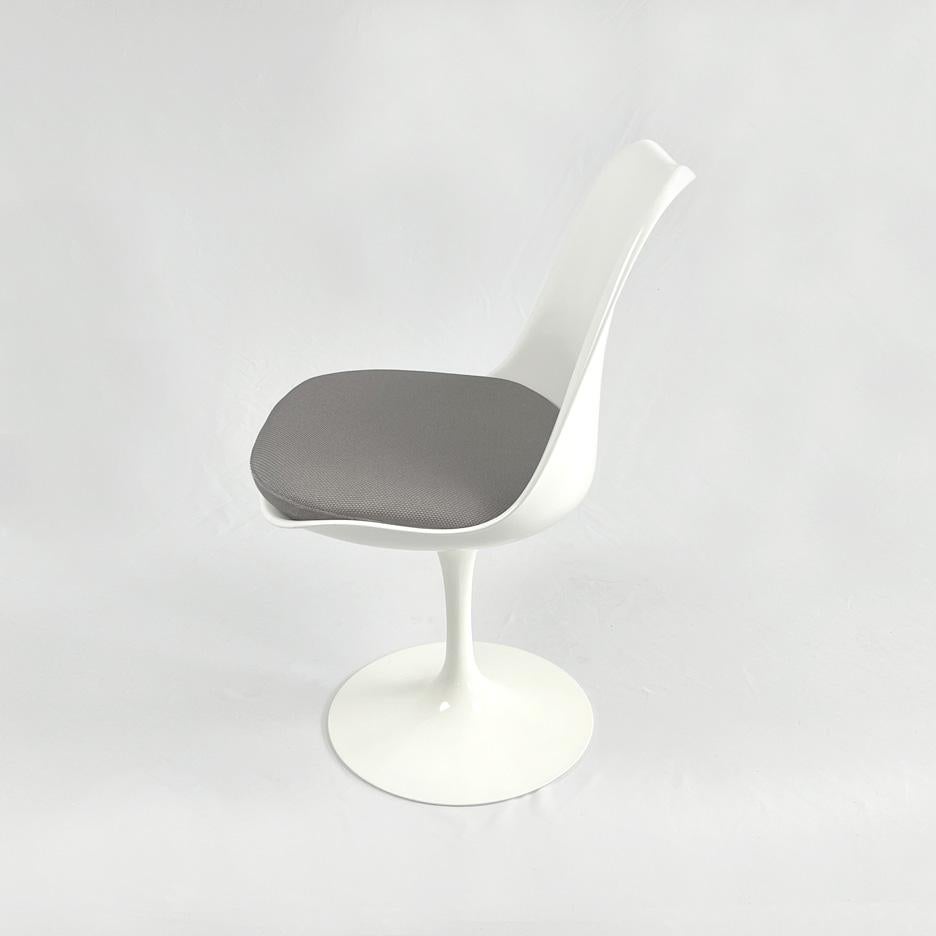 Tulip Armless Swivel Chairs by Eero Saarinen 5