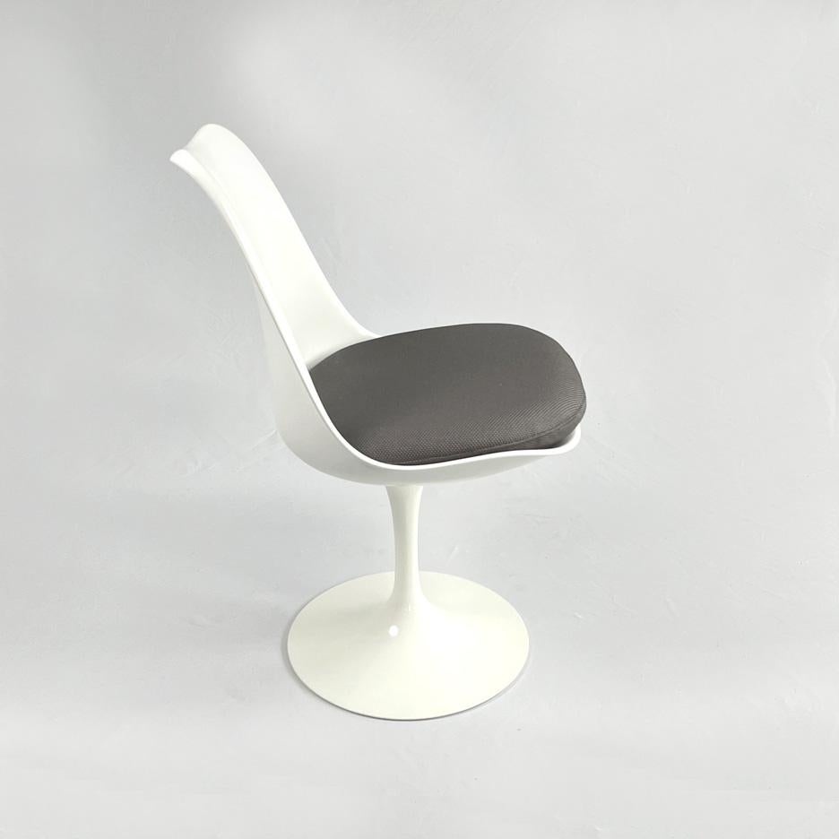 Tulip Armless Swivel Chairs by Eero Saarinen 6
