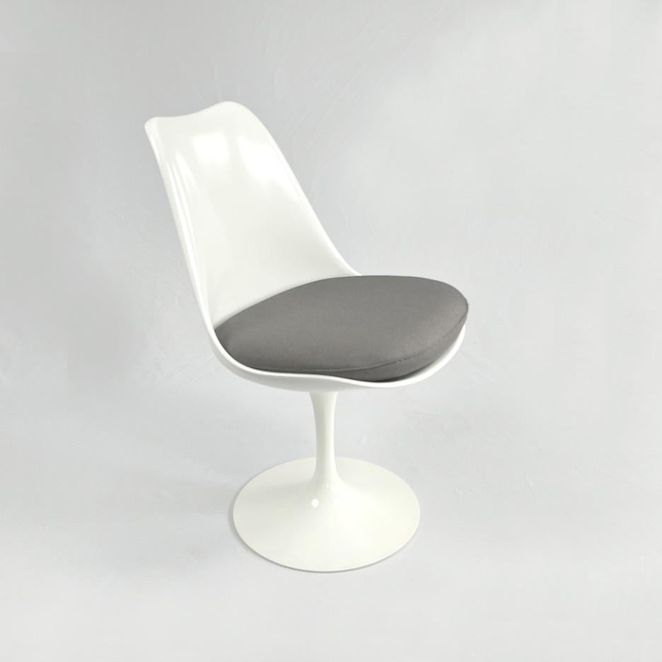 Tulip Armless Swivel Chairs by Eero Saarinen 2