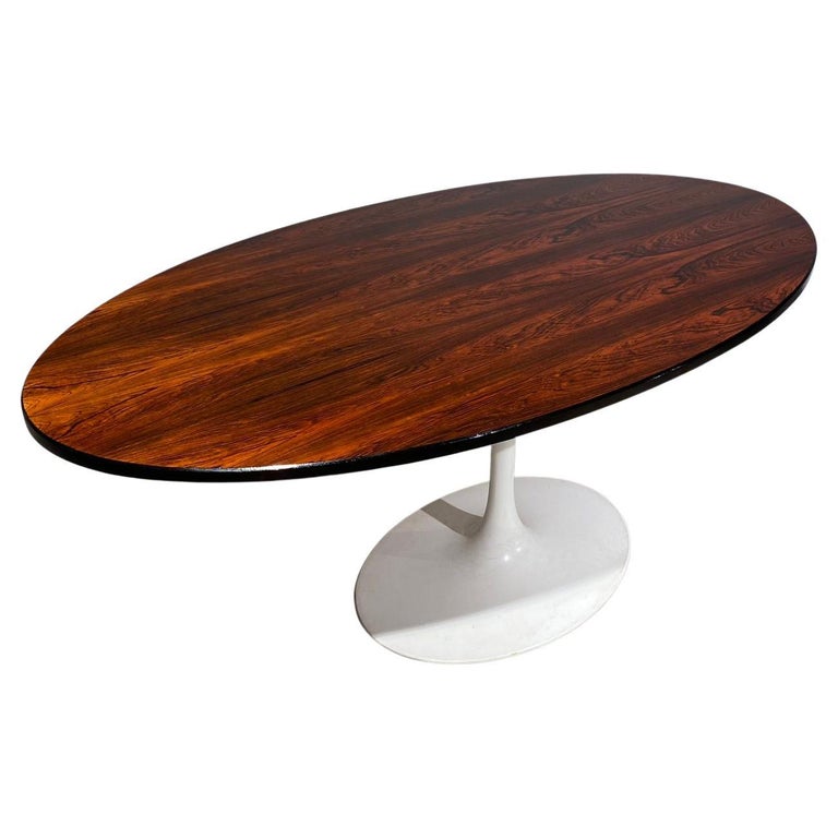 Tulip base dining table For Sale at 1stDibs