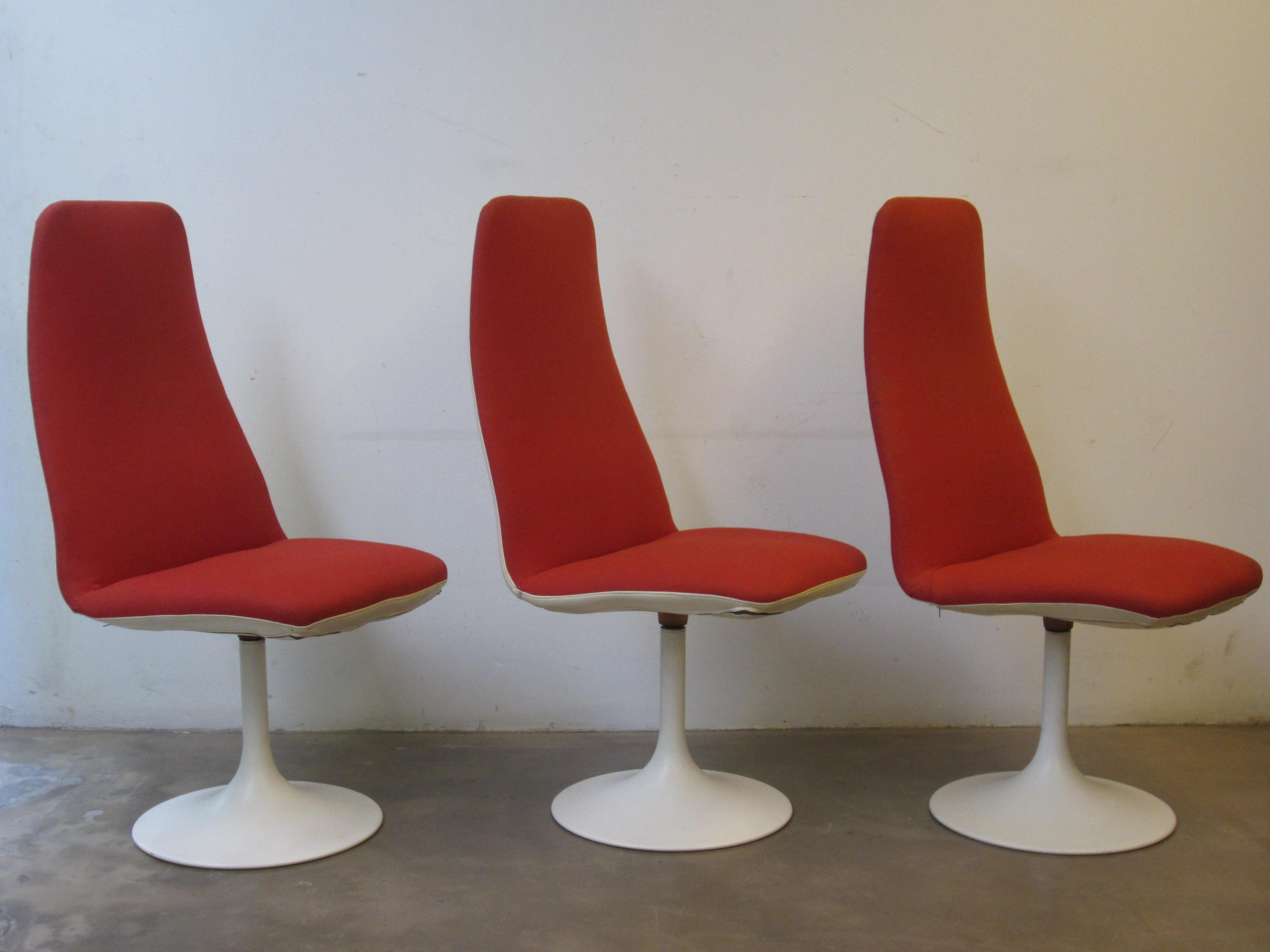 Mid-Century Modern Tulip Base Red Dinning Chairs, 1970s For Sale