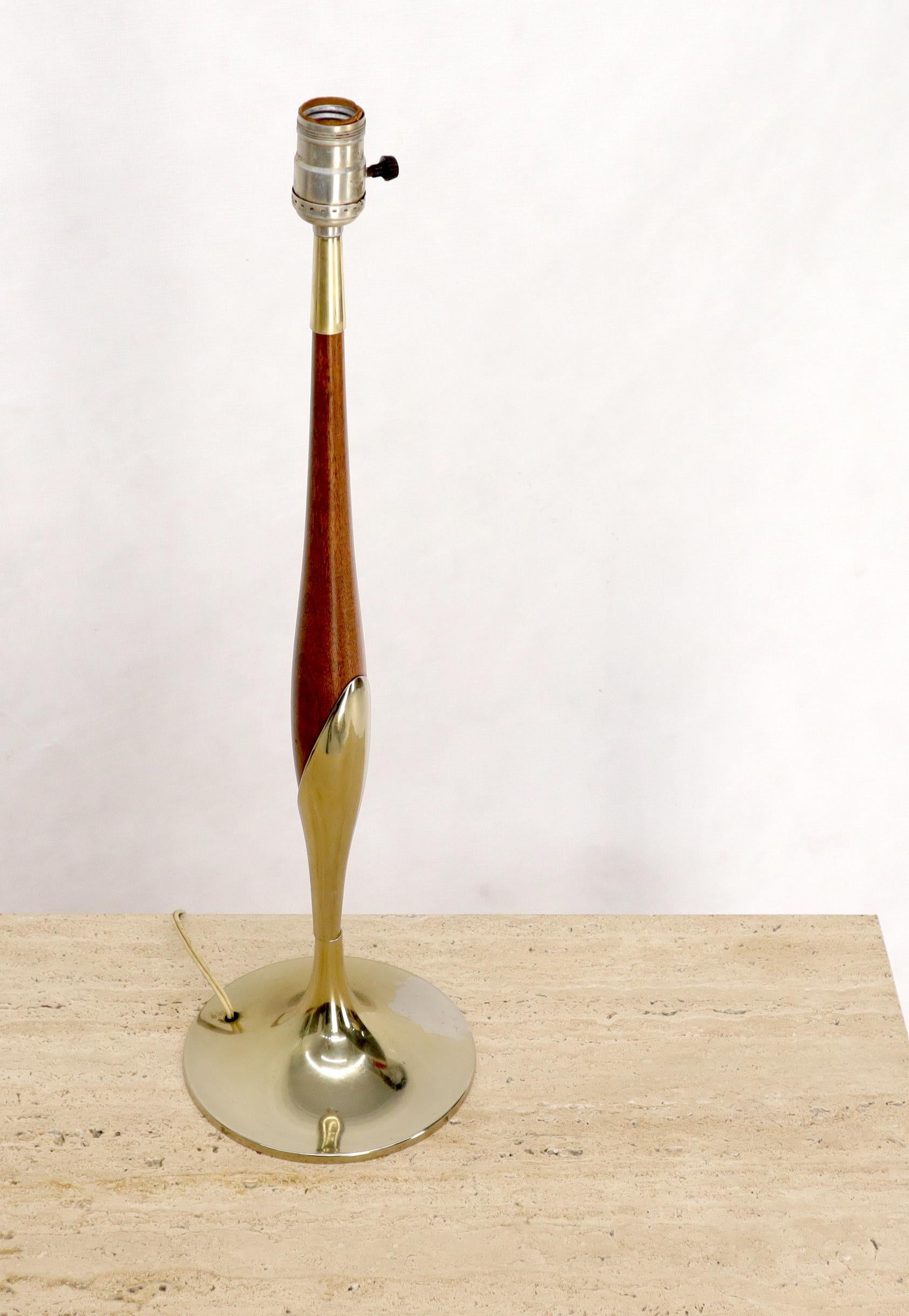 Tulip Base Walnut and Chrome Mid-Century Modern Table Lamp In Good Condition For Sale In Rockaway, NJ