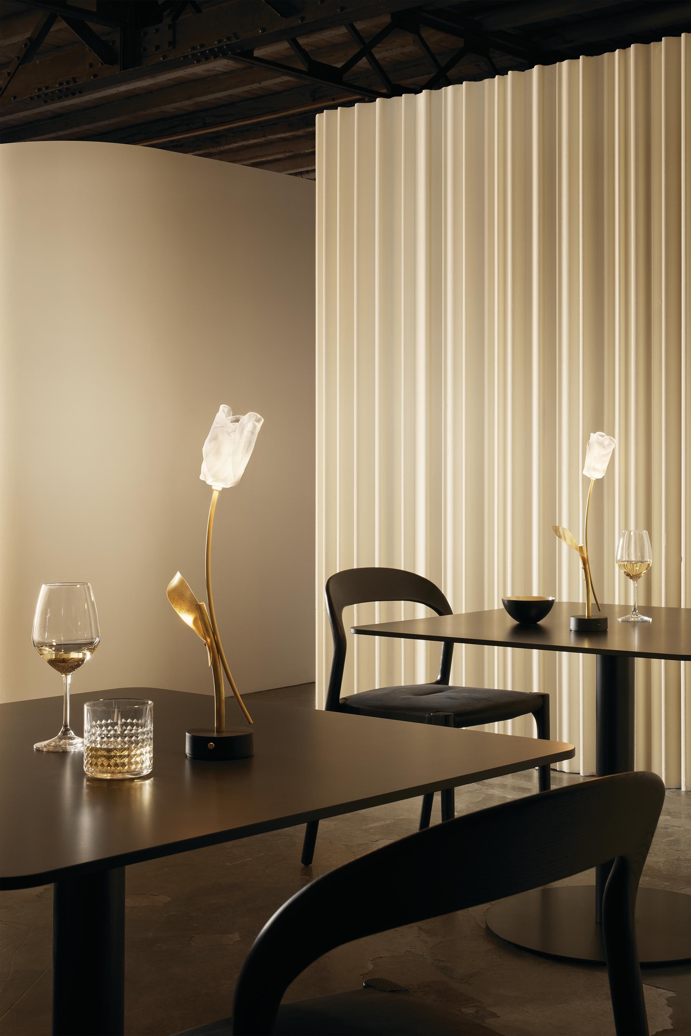 Contemporain PILE TULIPE - BASE NOIRE -  Conception par marc sadler en vente