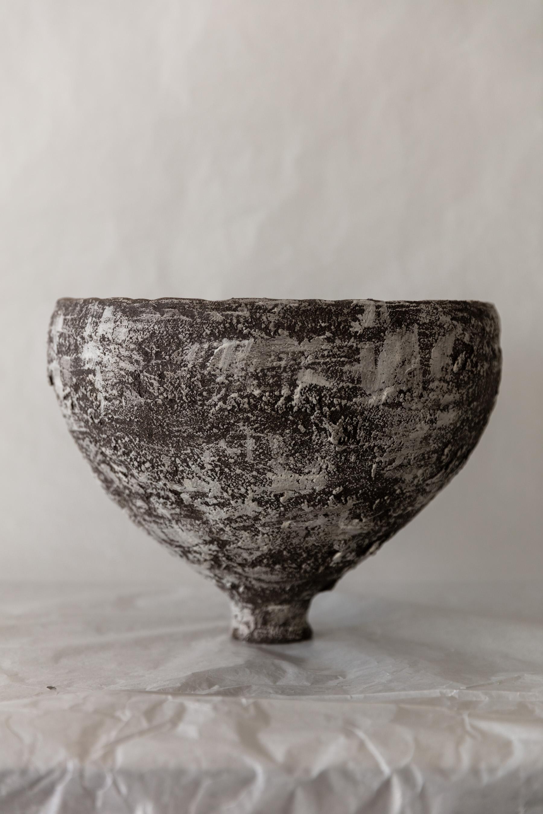 American Tulip Bowl, Large Ceramic Art Vessel, Ilona Golovina, Brooklyn, NY, 2023