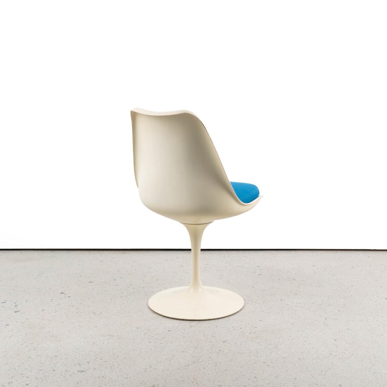 American Tulip Chair (Blue Cushion) by Eero Saarinen