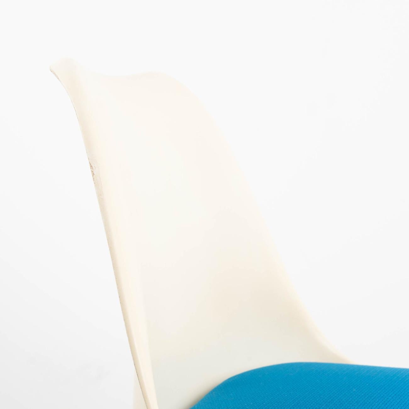 Tulip Chair (Blue Cushion) by Eero Saarinen In Good Condition In 성동구, KR