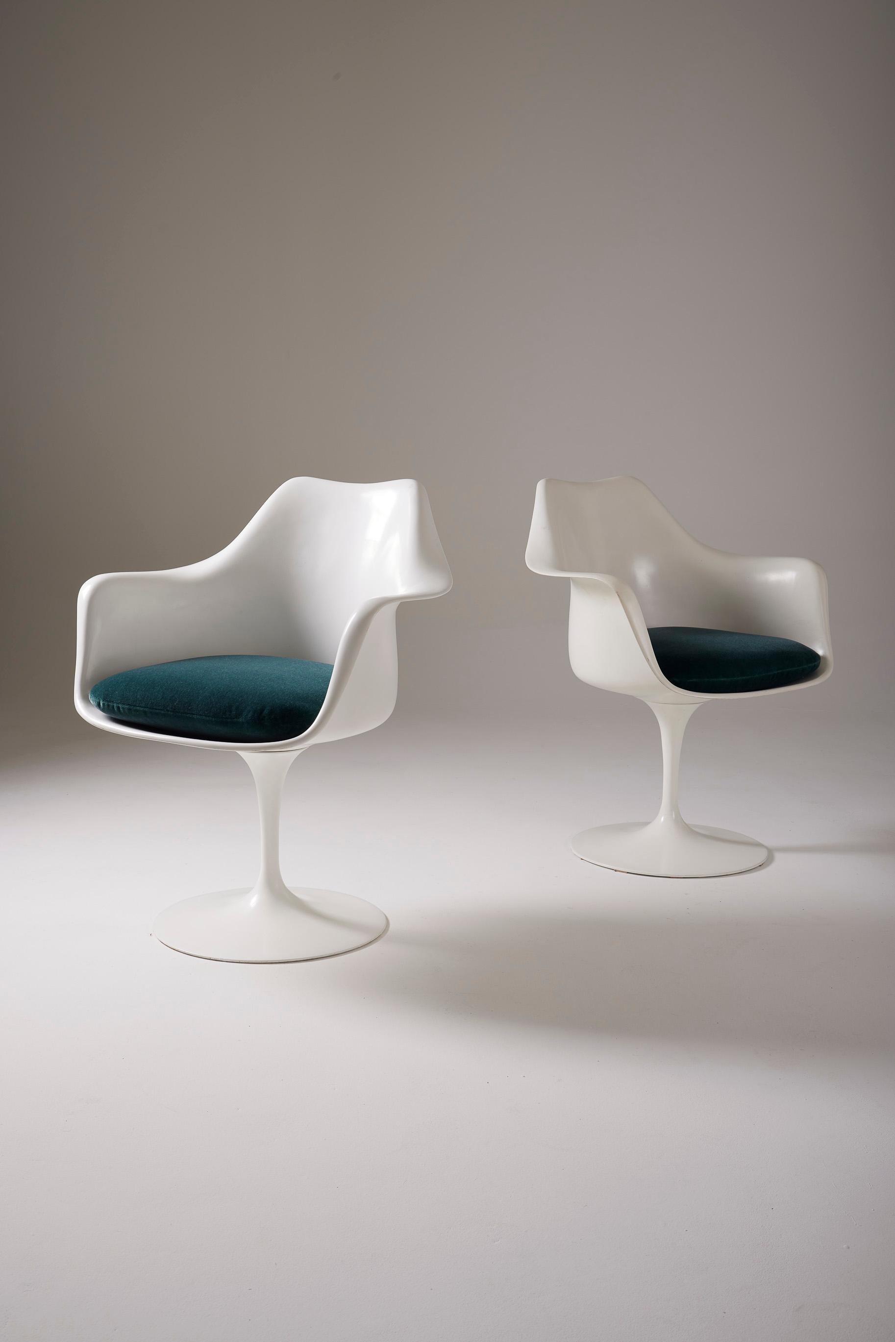 Tulip Chair by Eero Saarinen For Sale 6