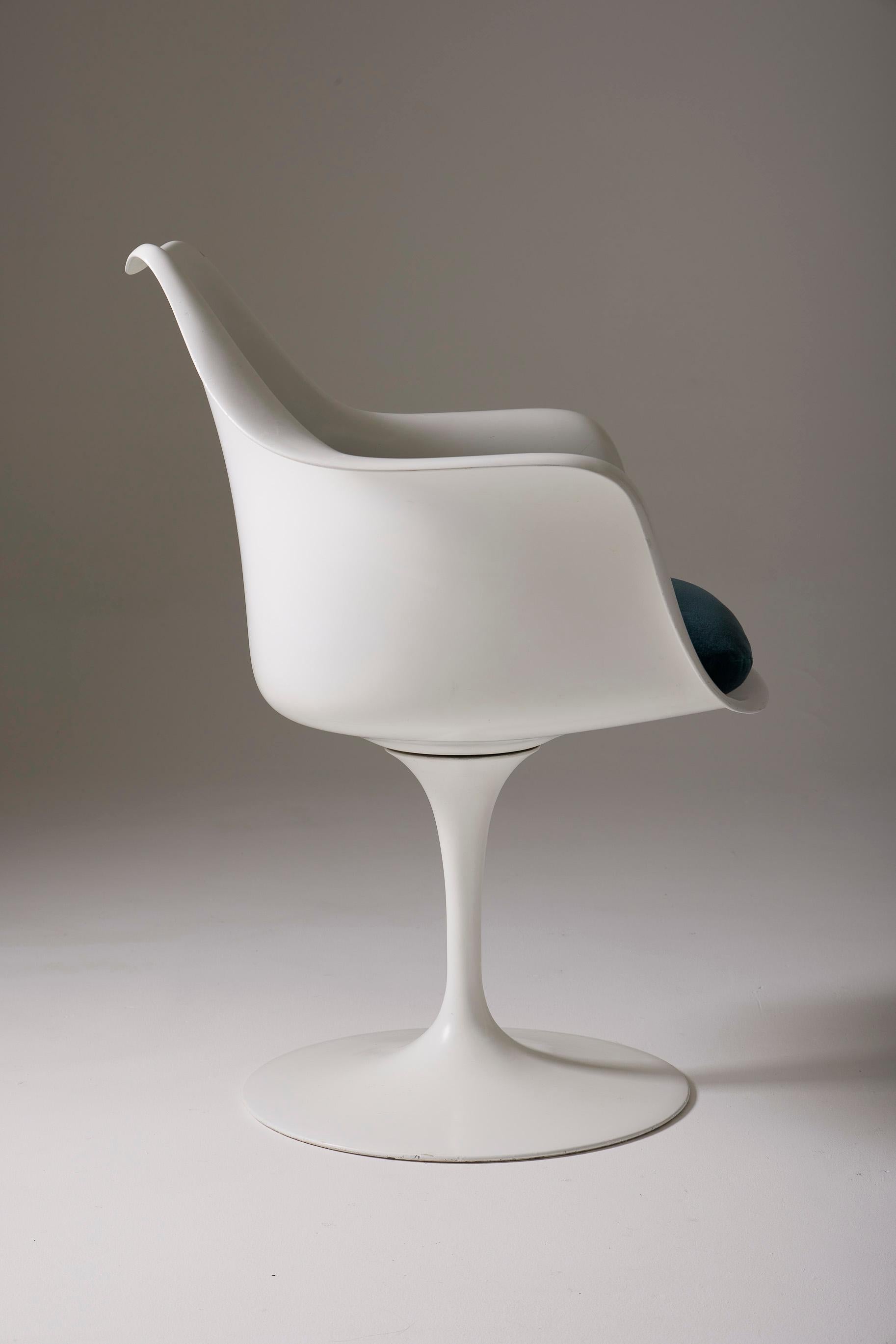 Tulpenstuhl von Eero Saarinen im Angebot 4