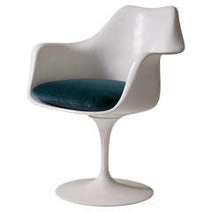 Retro Tulip Chair by Eero Saarinen