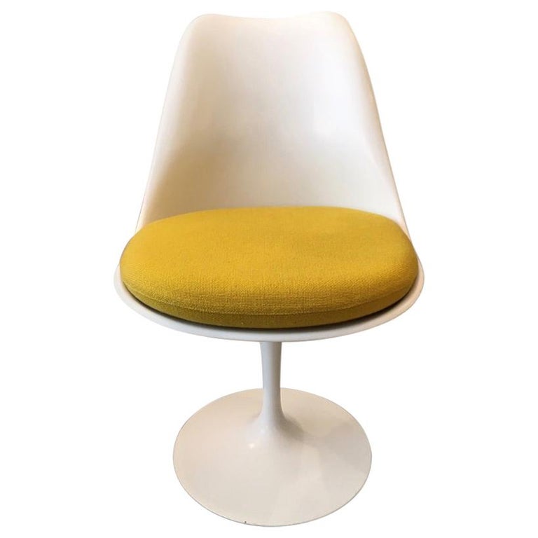 Tulip Chair by Eero Saarinen Knoll International, Switzerland ca. 1980's at  1stDibs